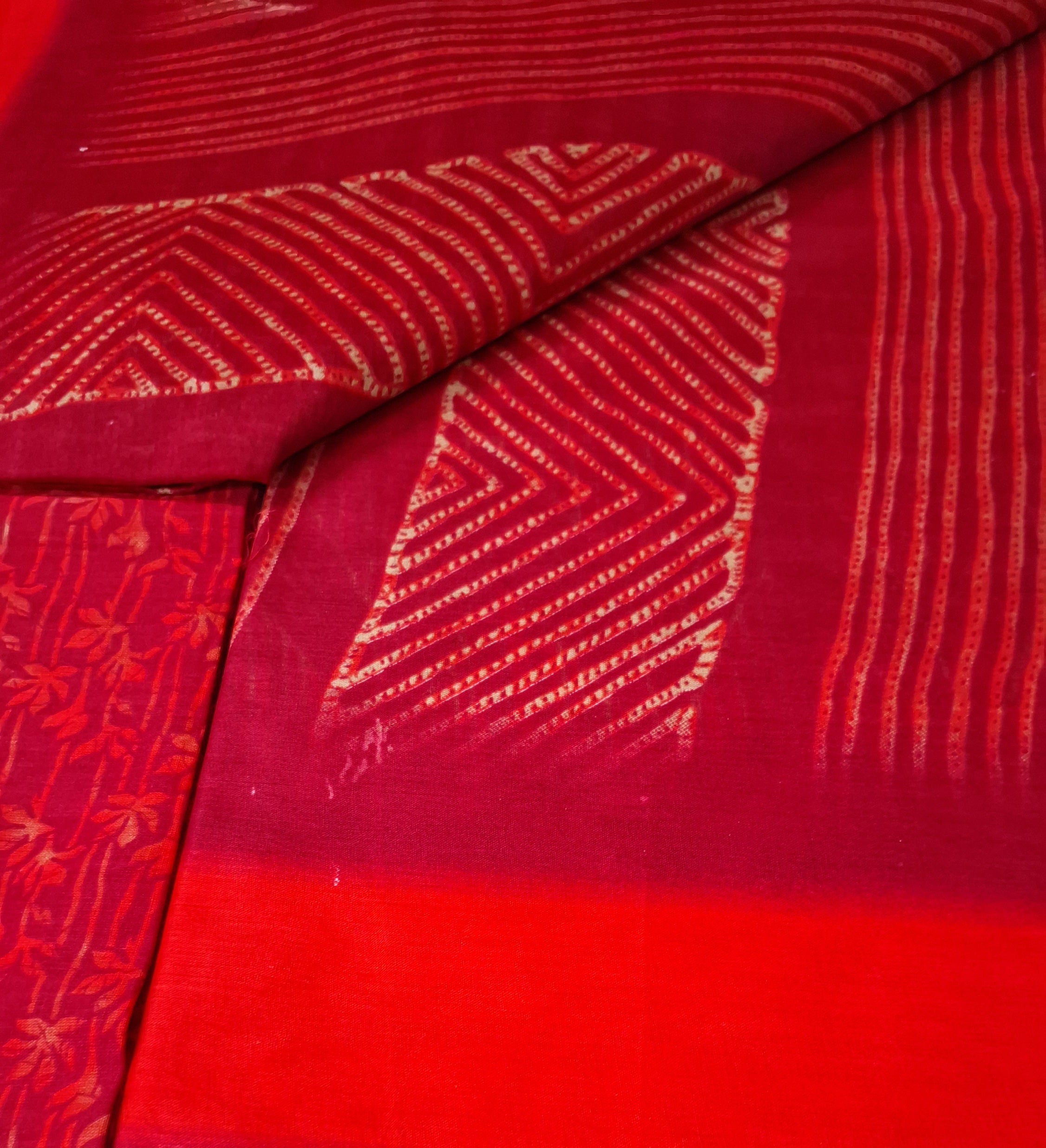 Maroon Hand Tie & Dye Printed Pure Cotton Saree with Border