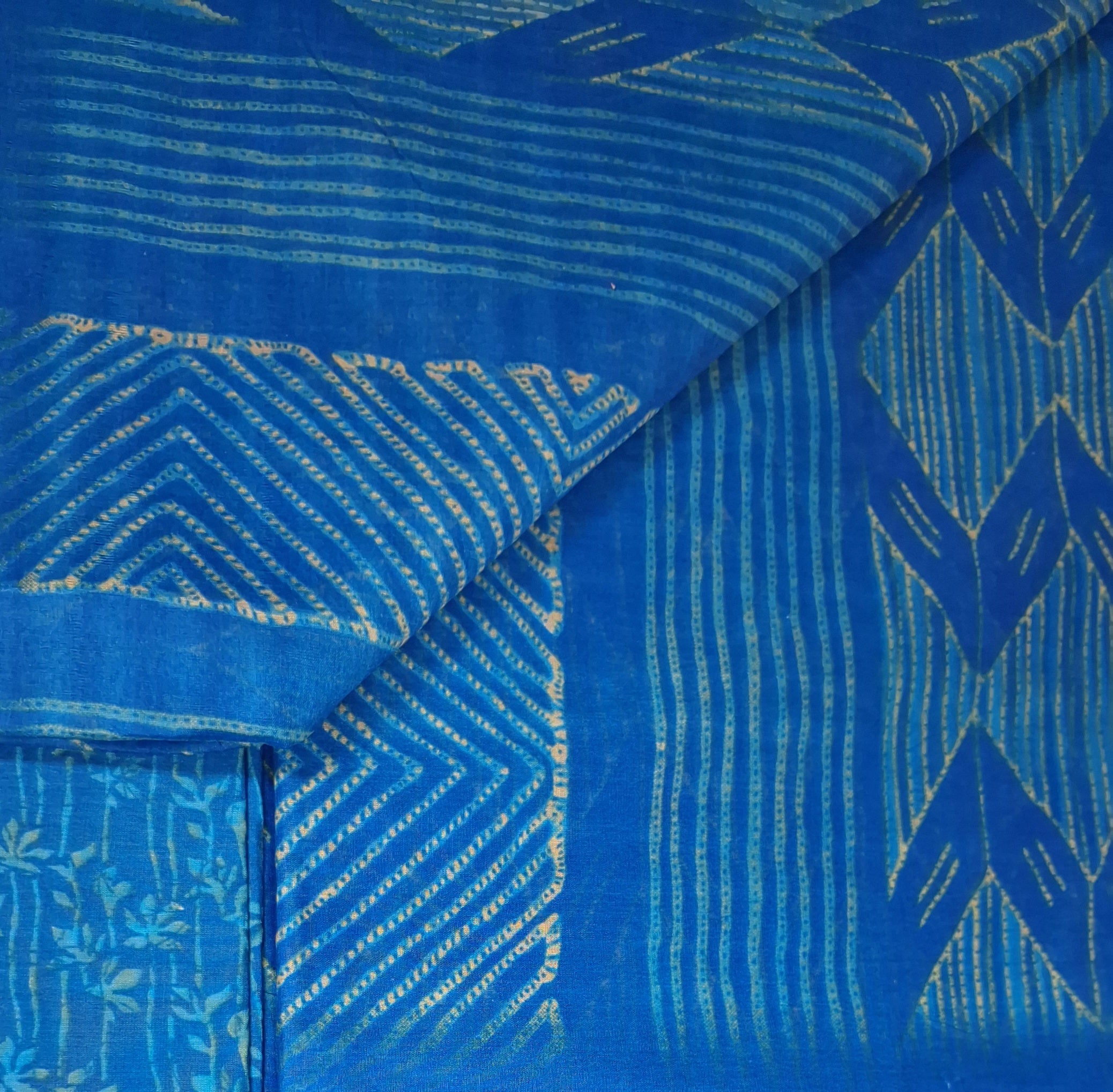 Blue Hand Tie & Dye Printed Pure Cotton Saree with Border