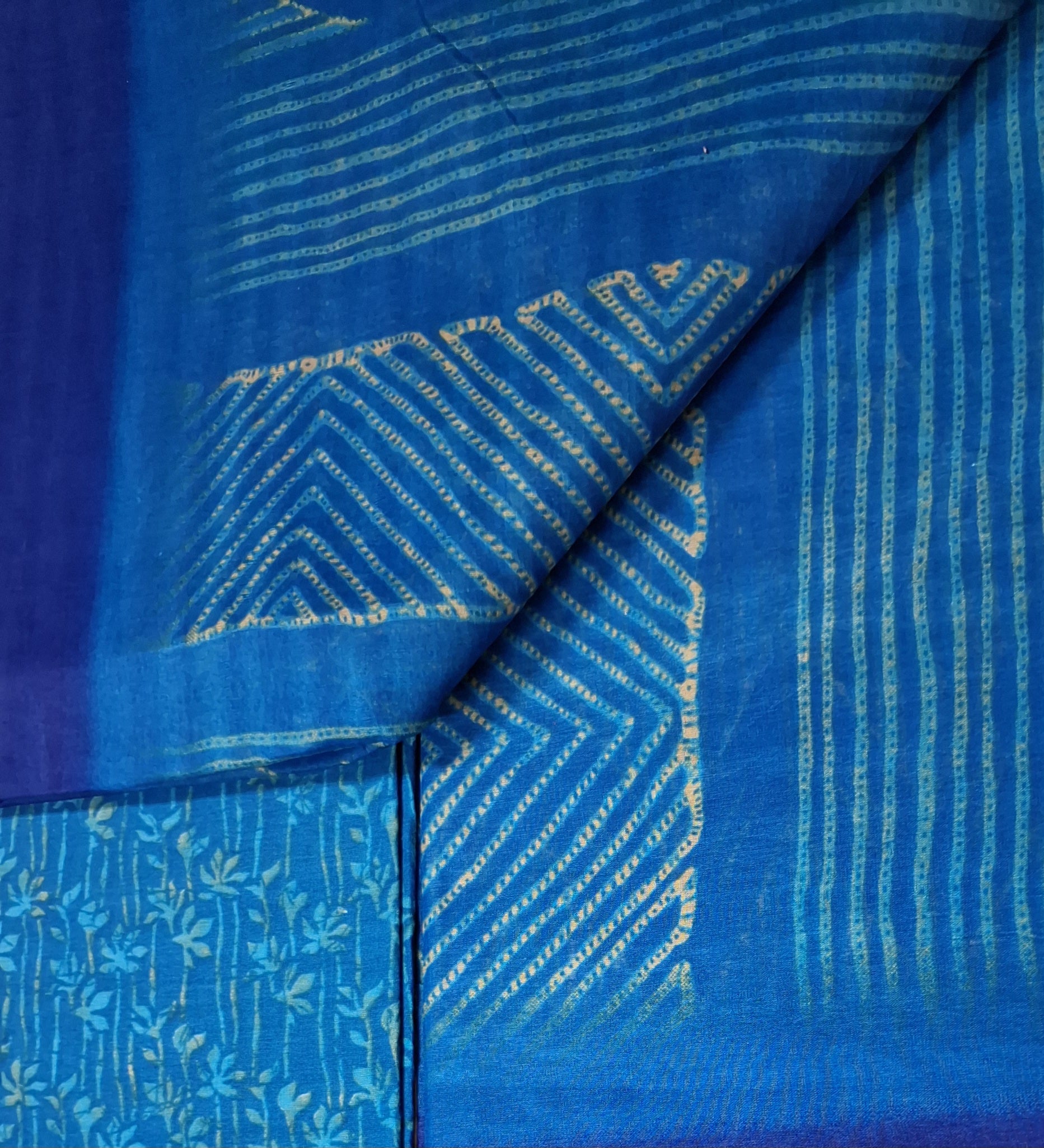 Blue Hand Tie & Dye Printed Pure Cotton Saree with Border