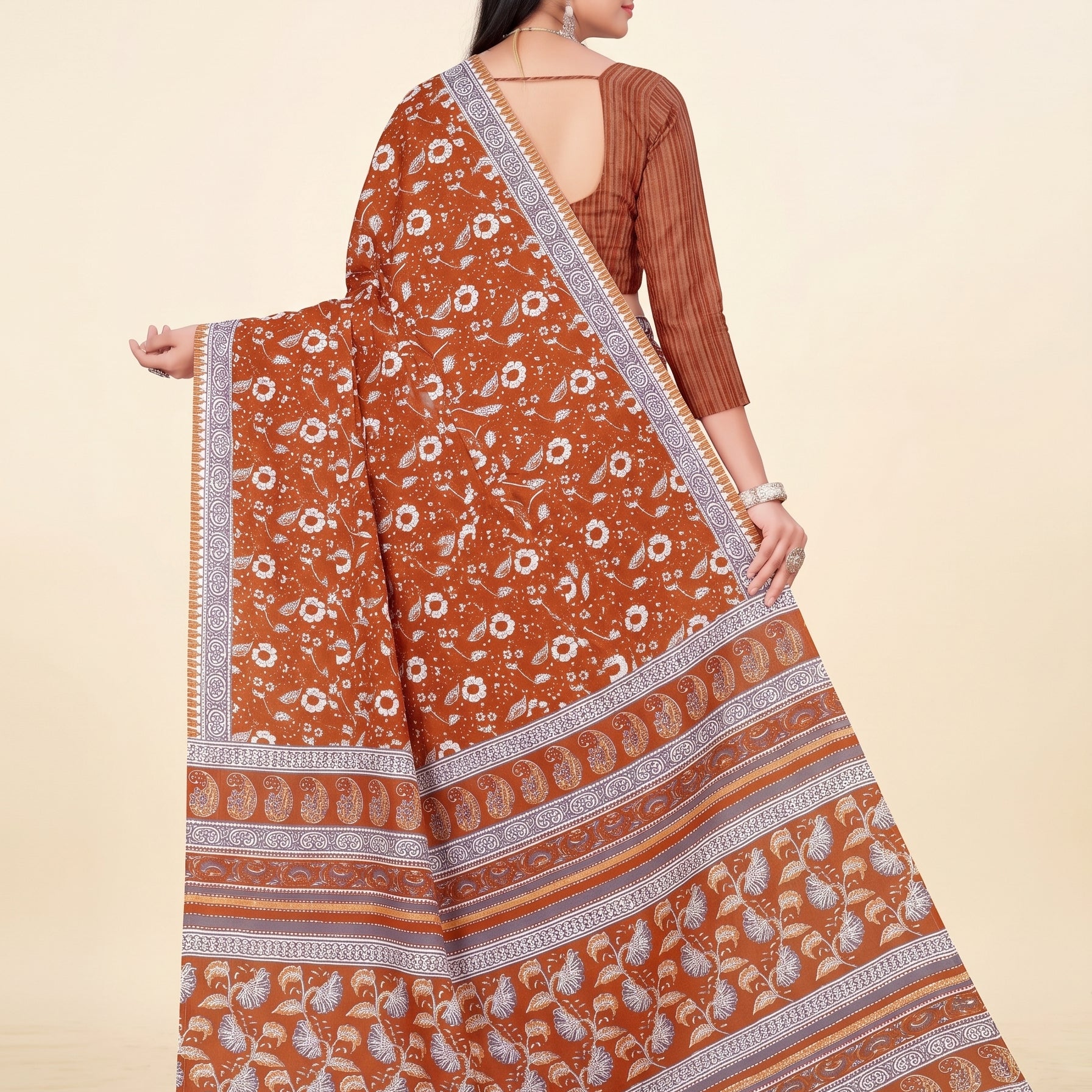 Shared back pallu