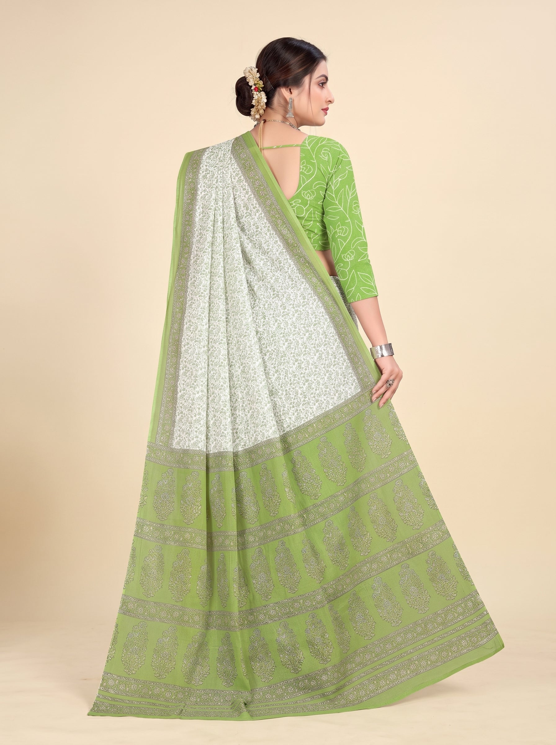 Back pallu