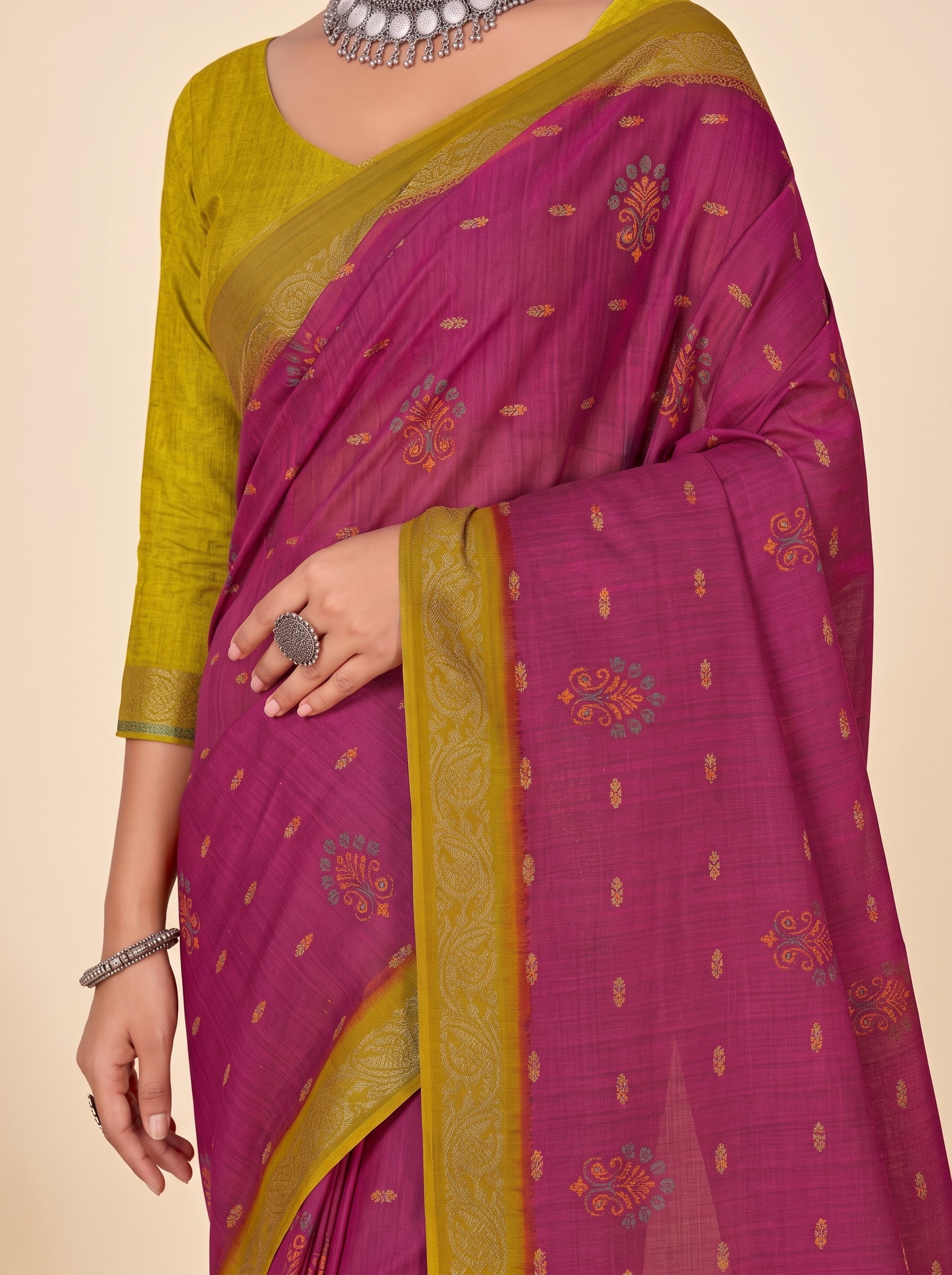 Shared pallu close-up [sku:KN-50649]
