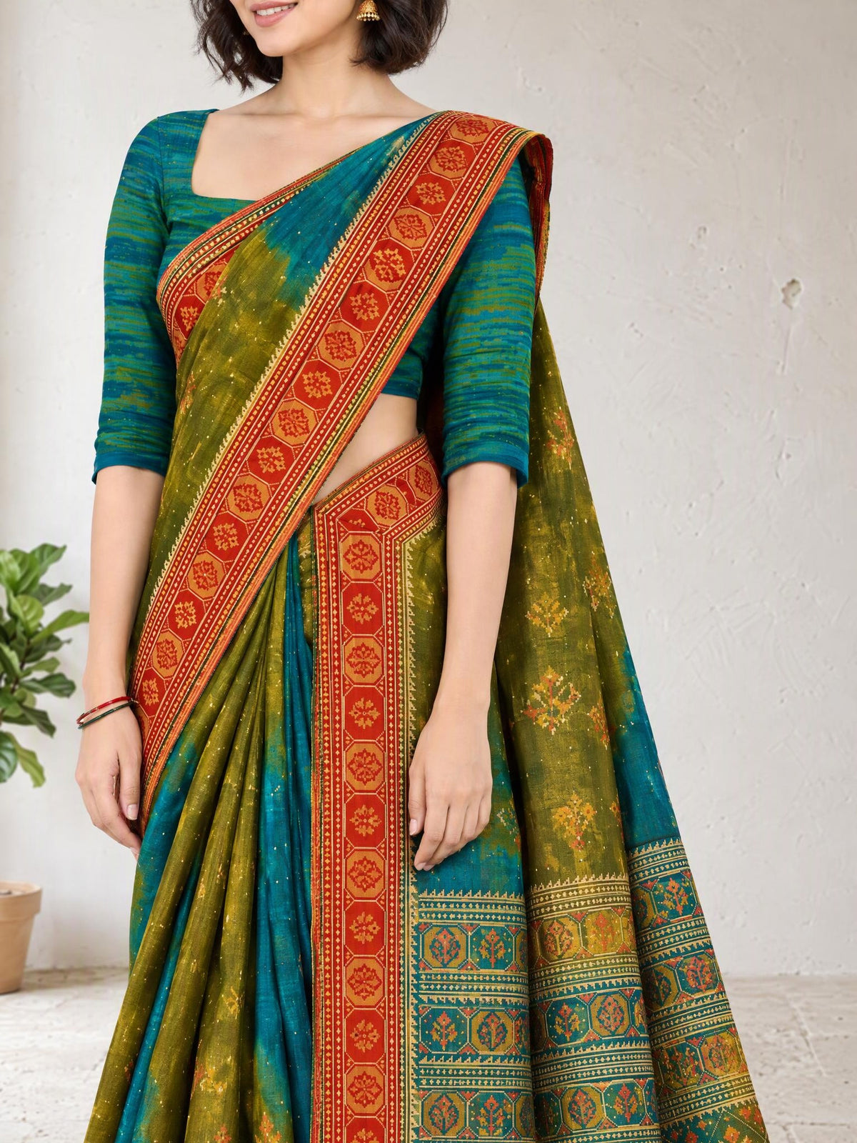 Shared pallu close-up [sku:JA-12428]