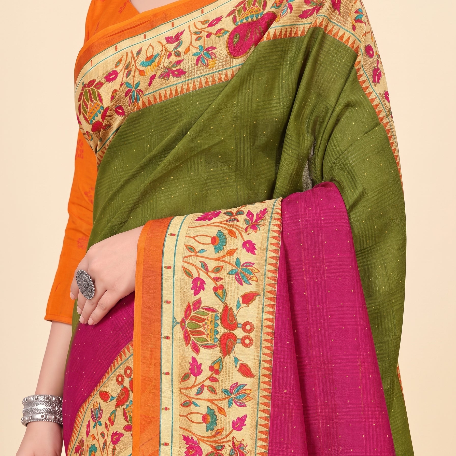 Shared pallu close-up [sku:KN-59270]