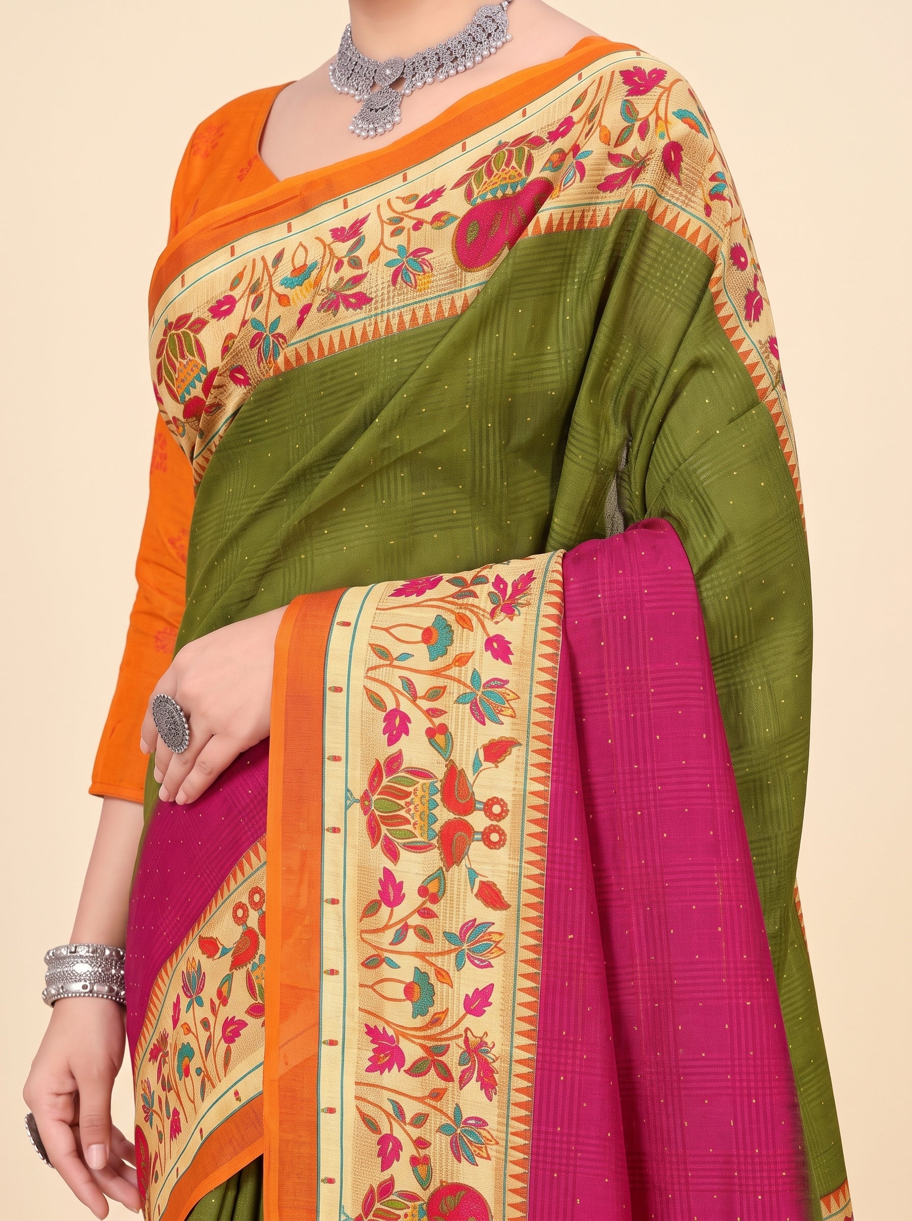 Shared pallu close-up [sku:KN-59270]