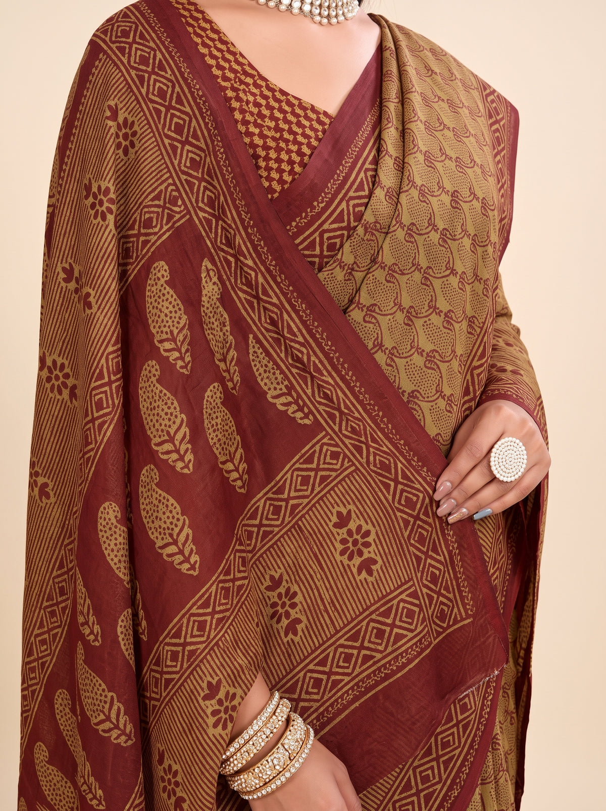 Pallu close-up [sku:K-10120-BROWN-MAROON]
