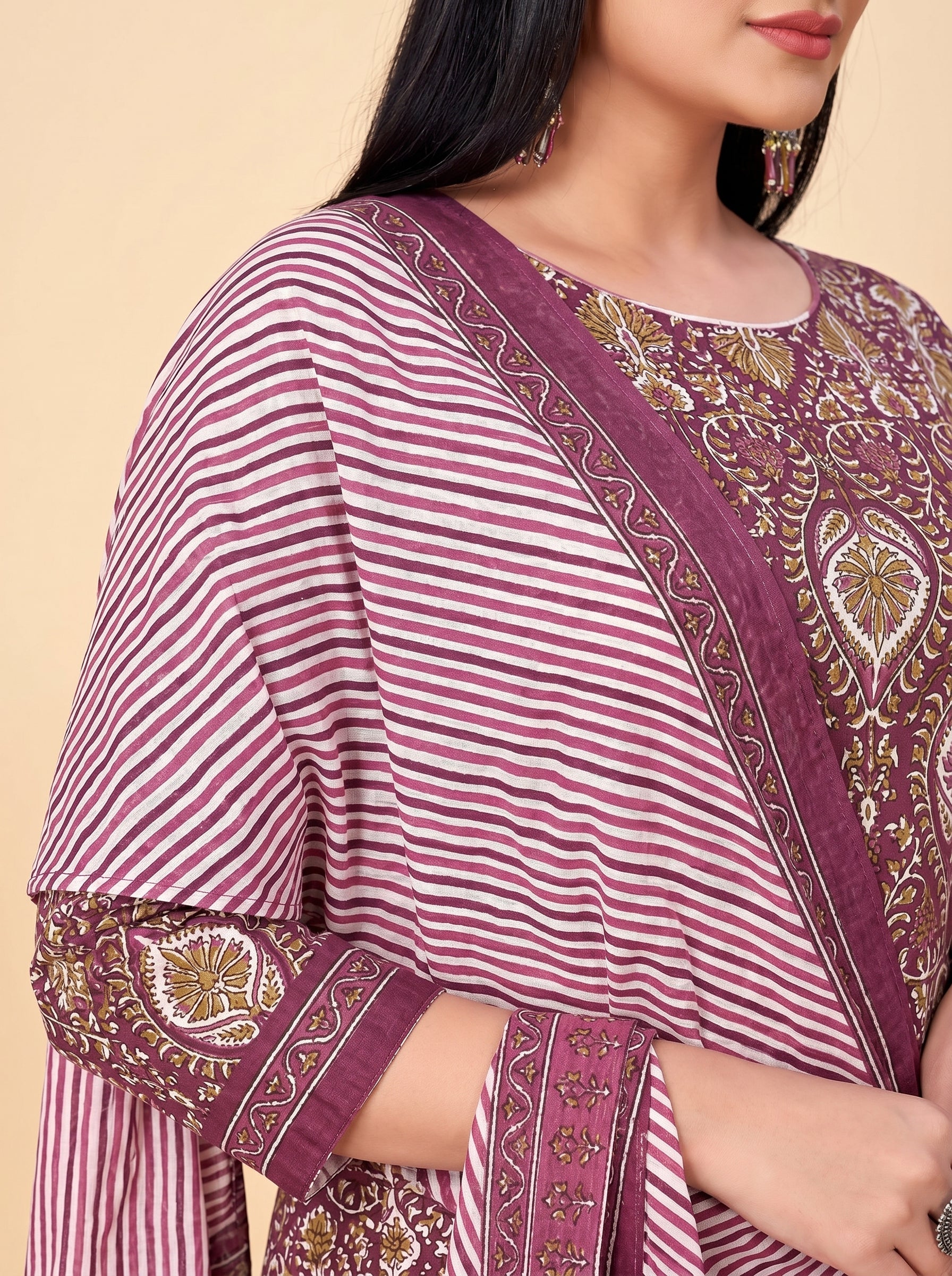 Shared pallu close-up [sku:KN-68061]