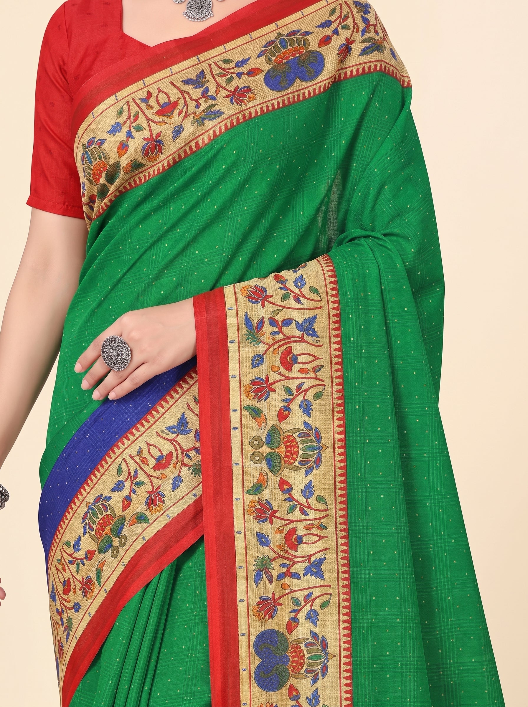 Shared pallu close-up [sku:KN-59272]