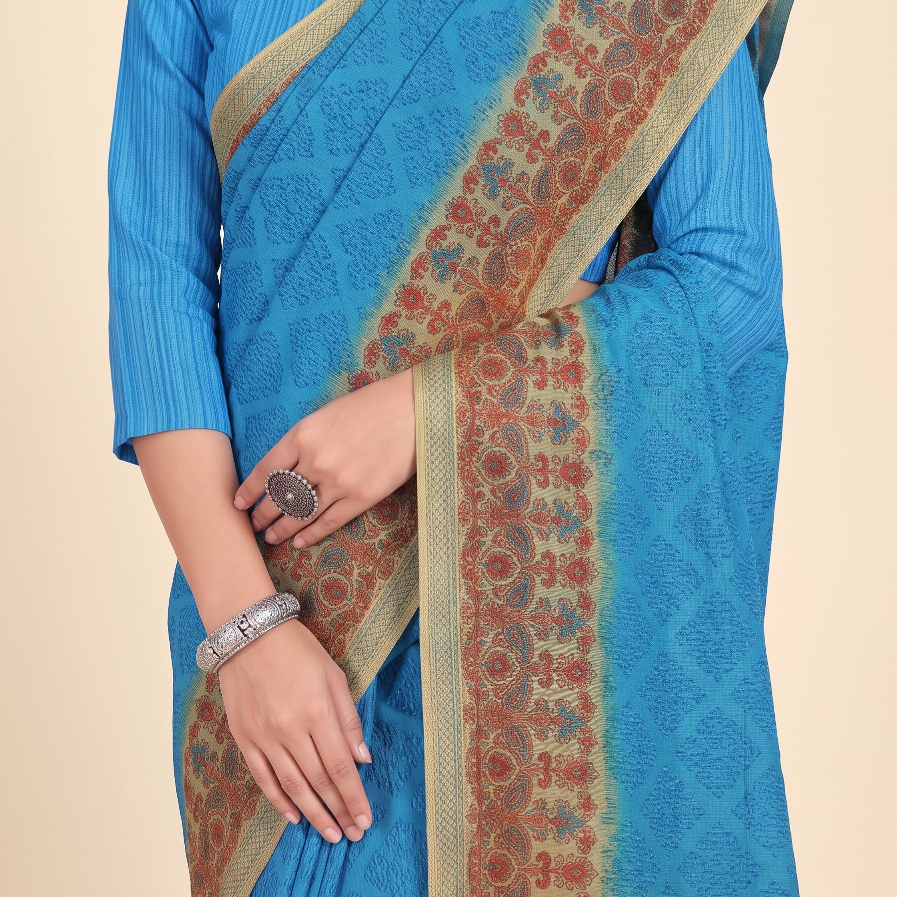 Shared pallu close-up [sku:KN-69175]
