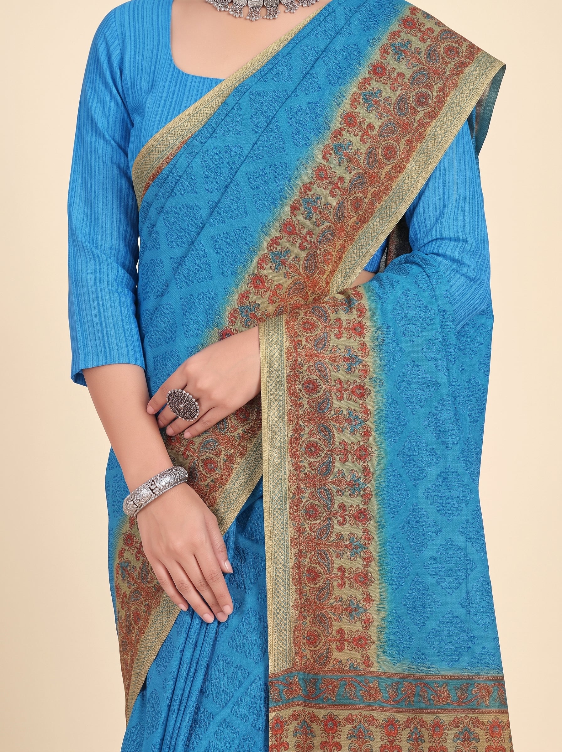 Shared pallu close-up [sku:KN-69175]