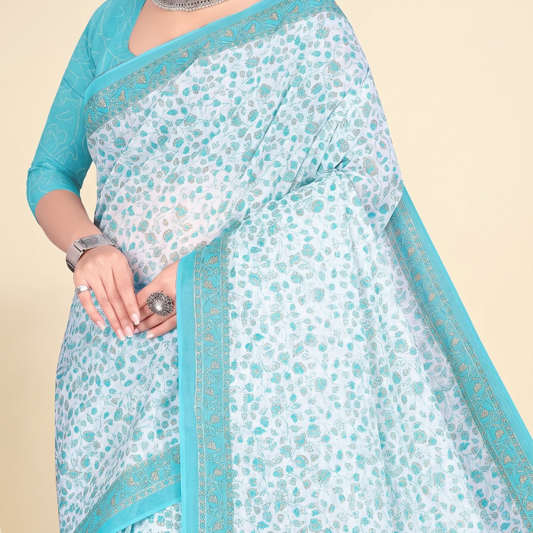 Shared pallu close-up