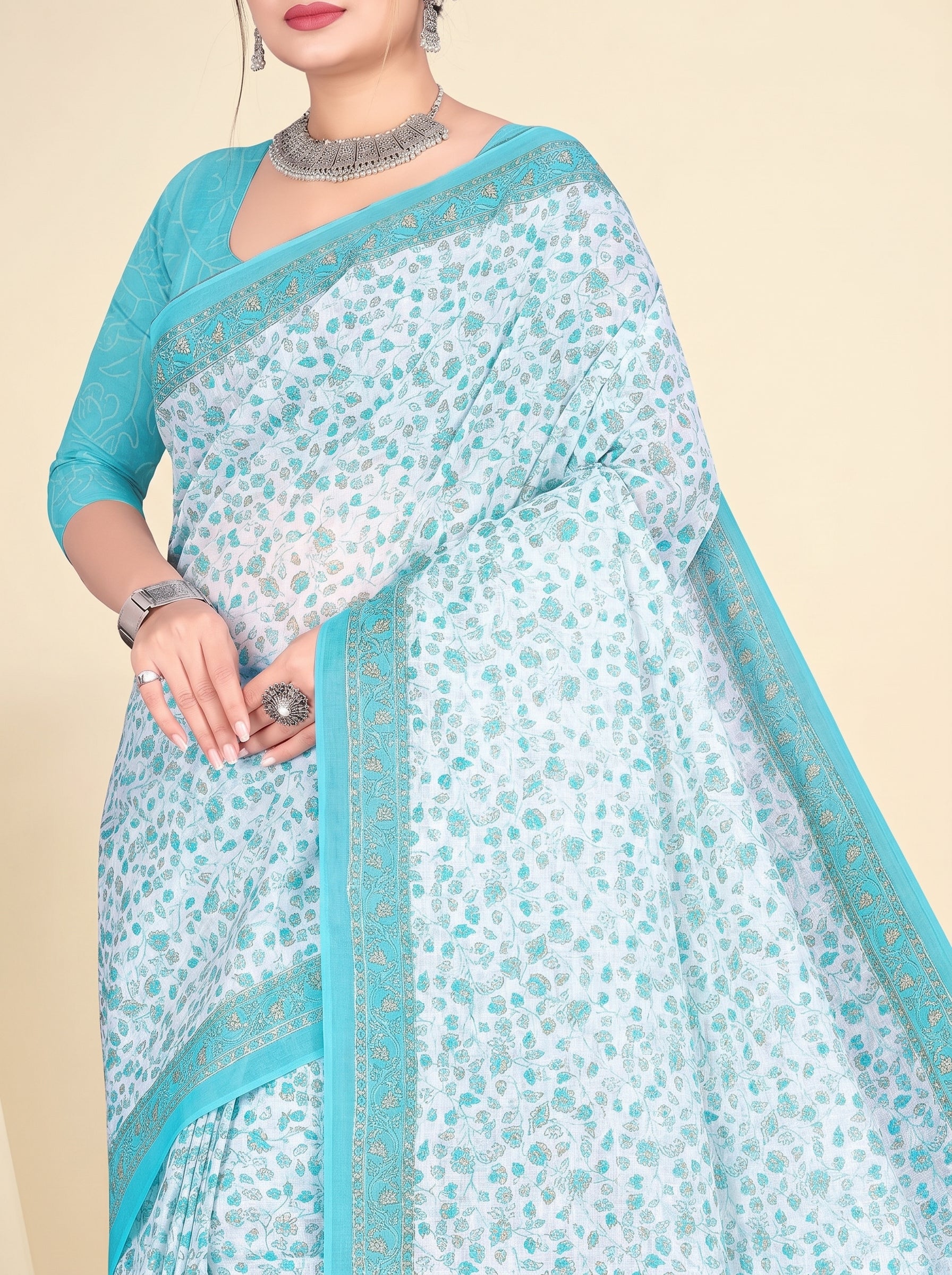 Shared pallu close-up