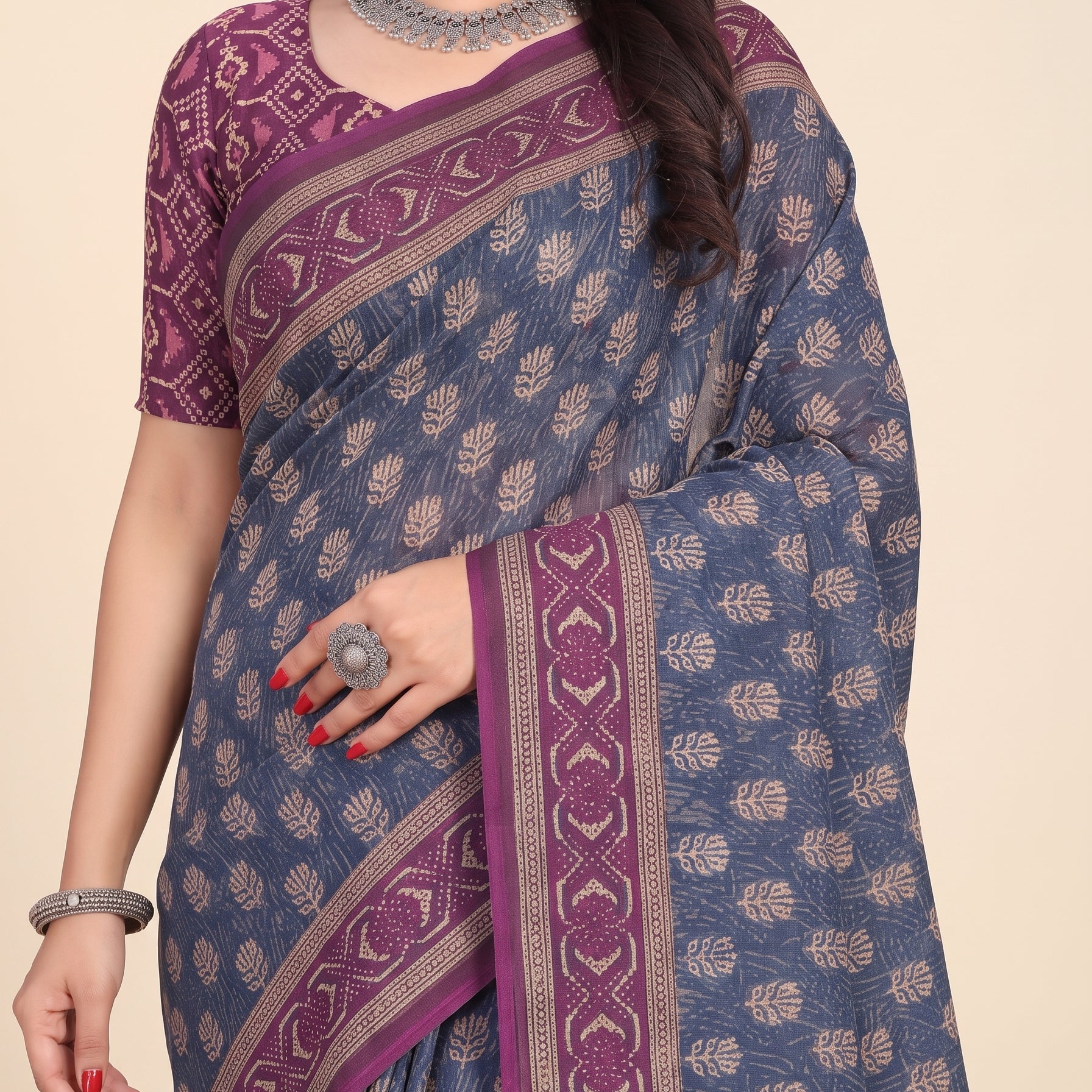 Shared pallu close-up [sku:KN-68885]