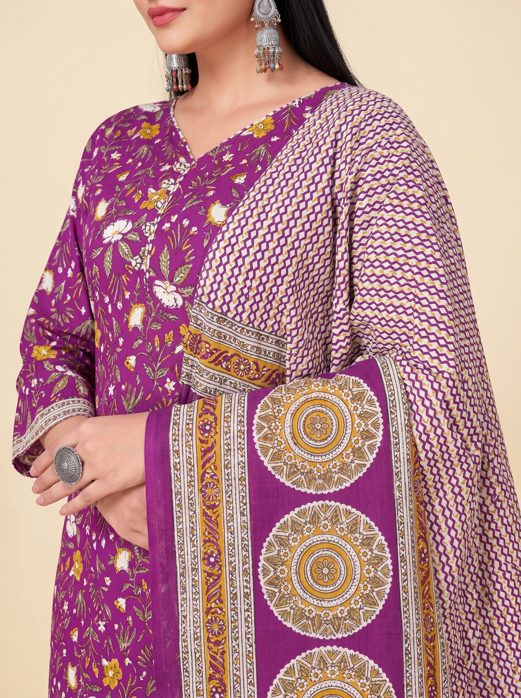 Shared pallu close-up [sku:KN-68062]