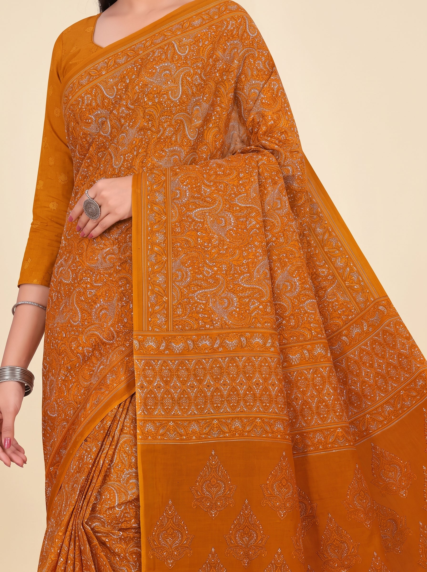 Shared pallu close-up [sku:KN-66972]