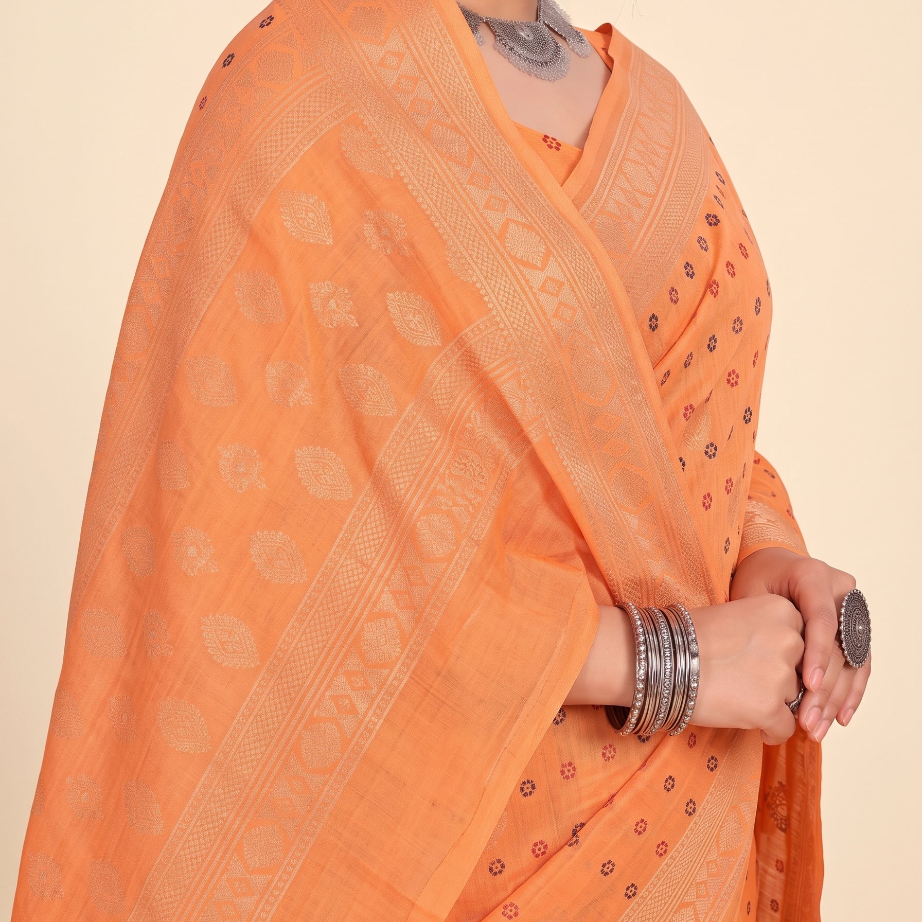 Shared pallu close-up [sku:KN-65655]
