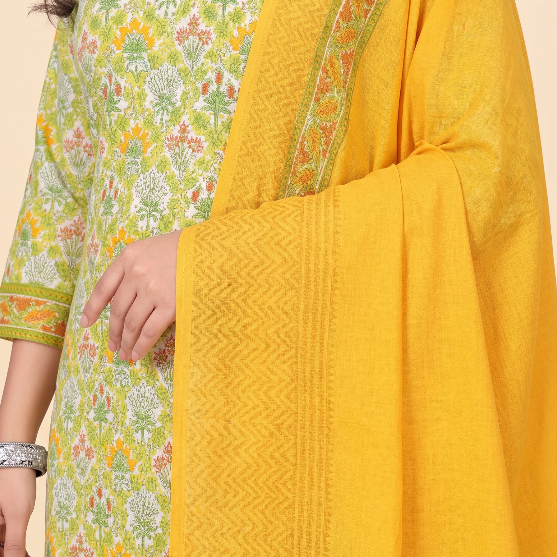 Pallu close-up [sku:KN-62680]