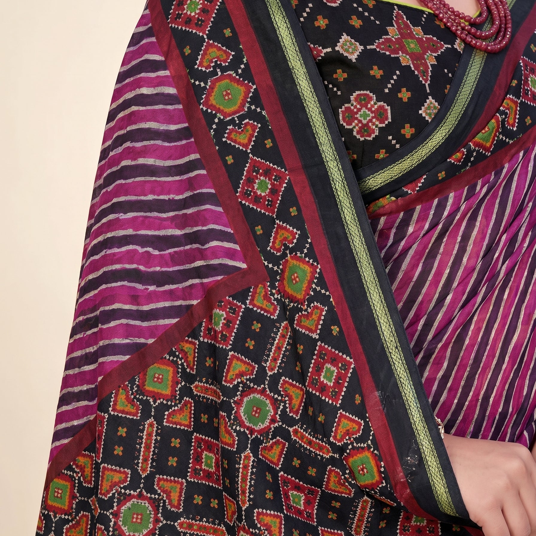 Shared pallu close-up [sku:JA 14650]