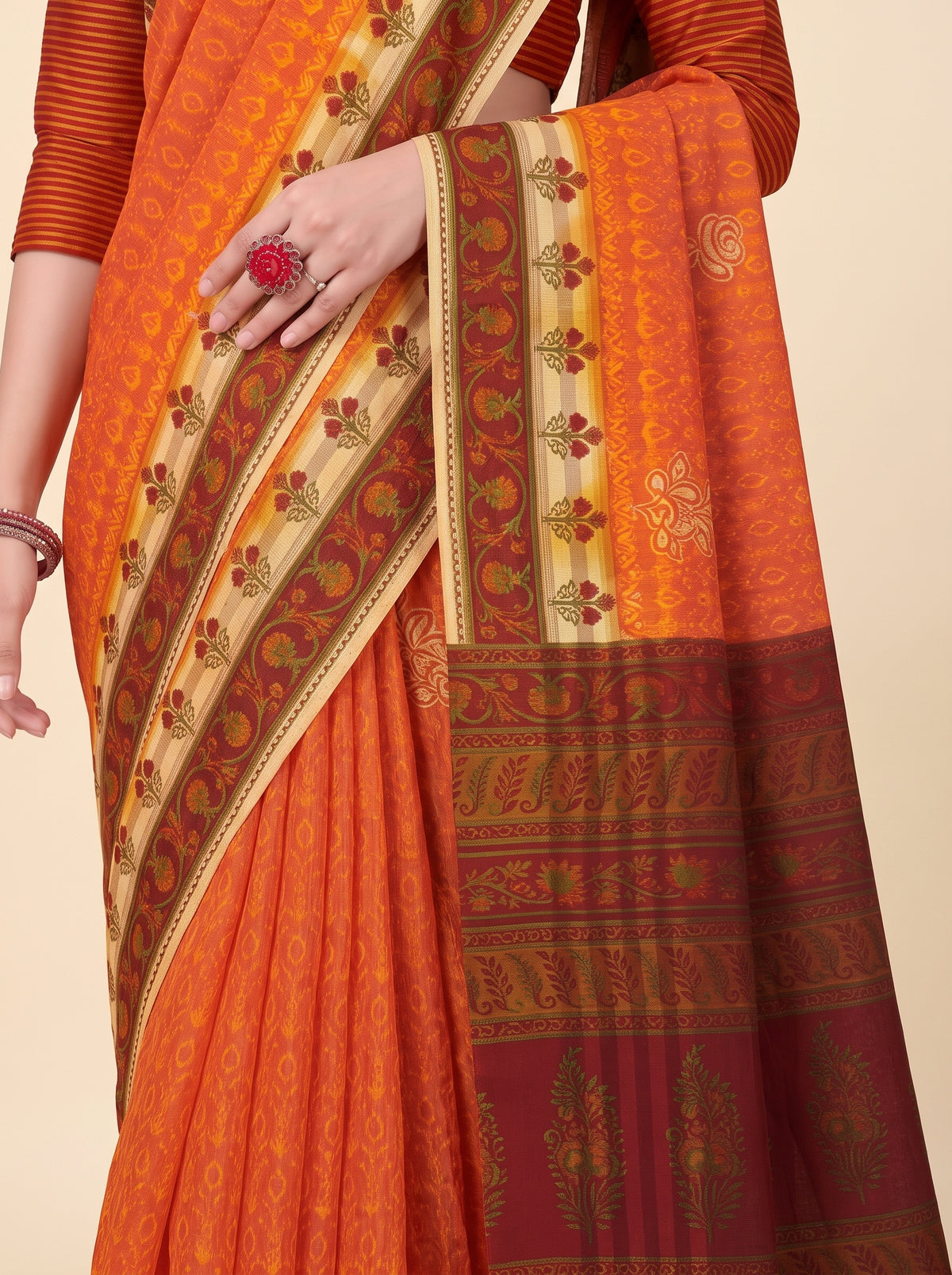 Shared pallu close-up [sku:KN-8049]