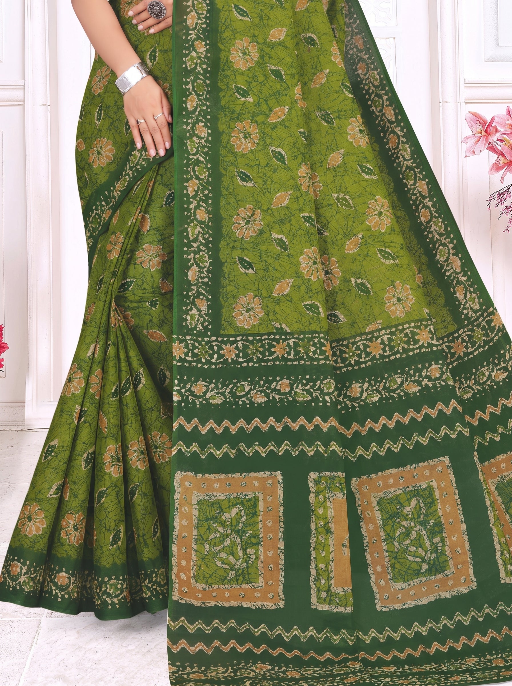 Shared pallu close-up [sku:KN-67520]