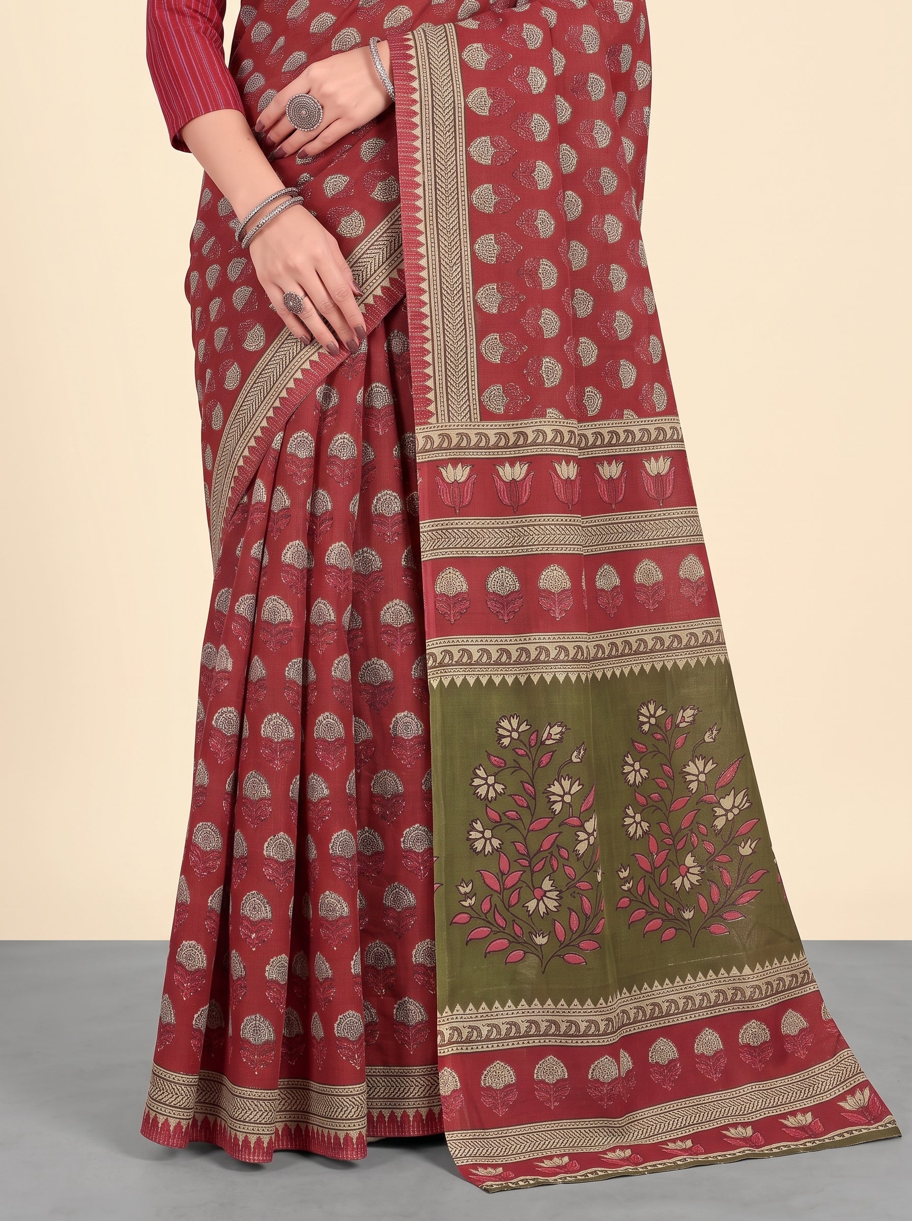 Shared pallu close-up [sku:KN-66490]