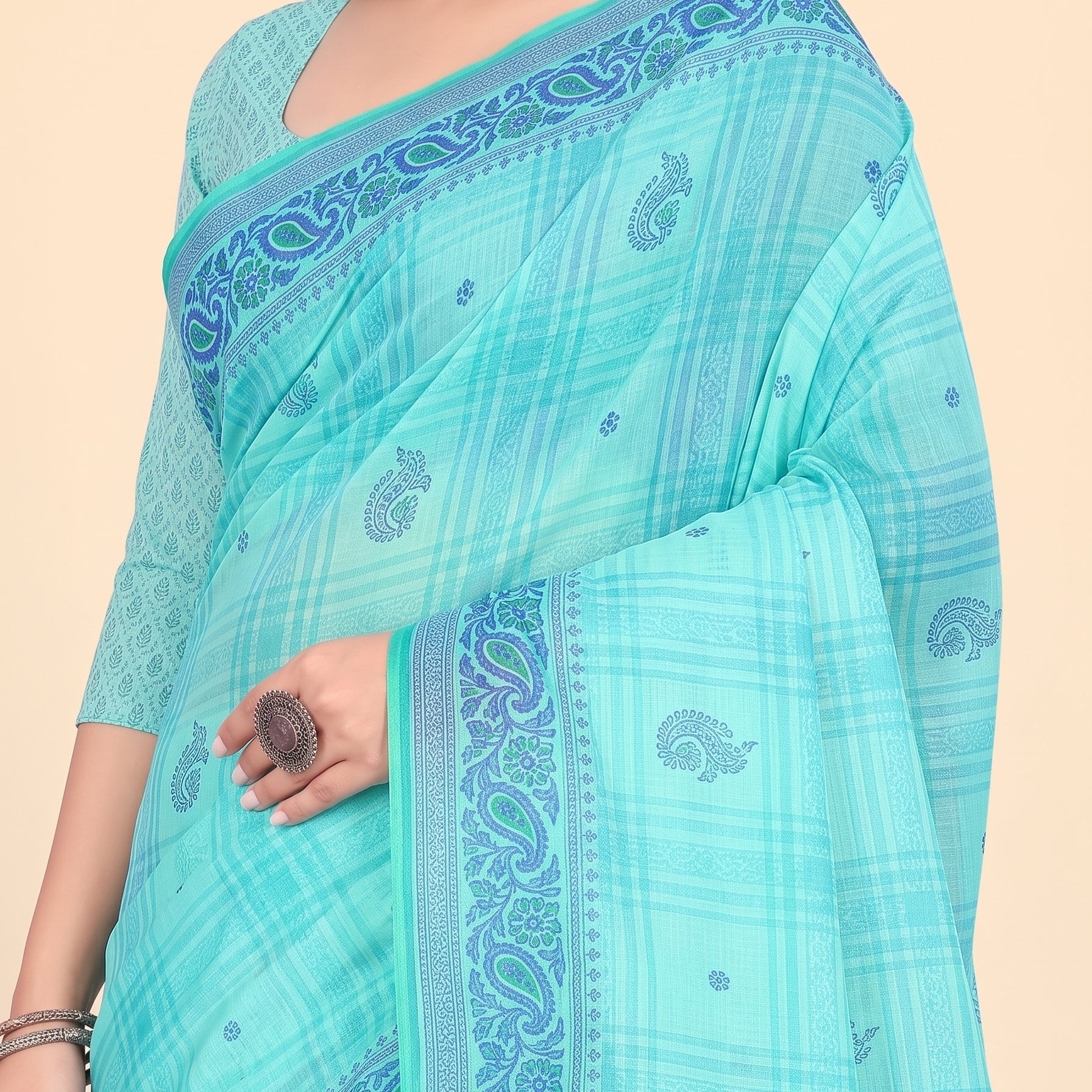 Shared pallu close-up [sku:KN-67724]