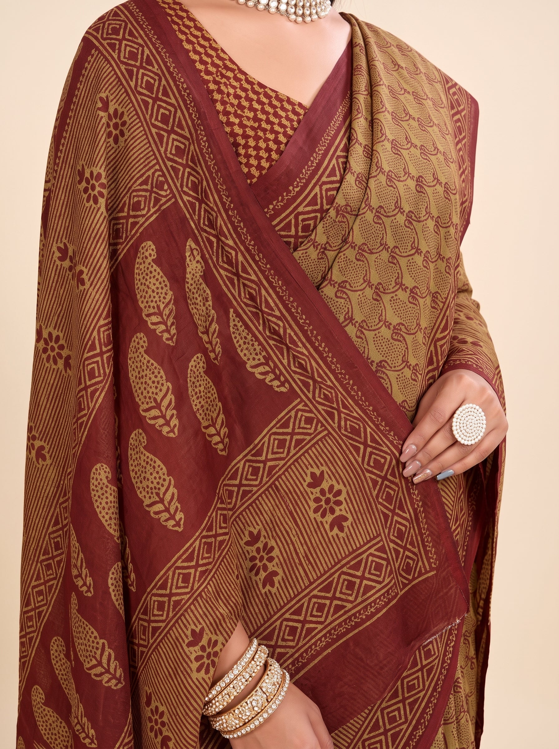 Pallu close-up [sku:K-10120-BROWN-MAROON]