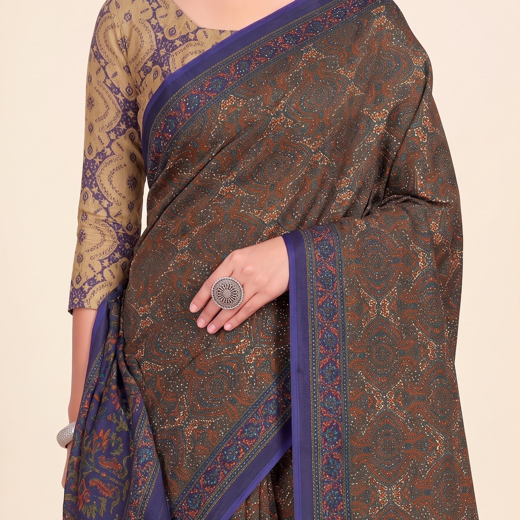Shared pallu close-up [sku:KN-69255]