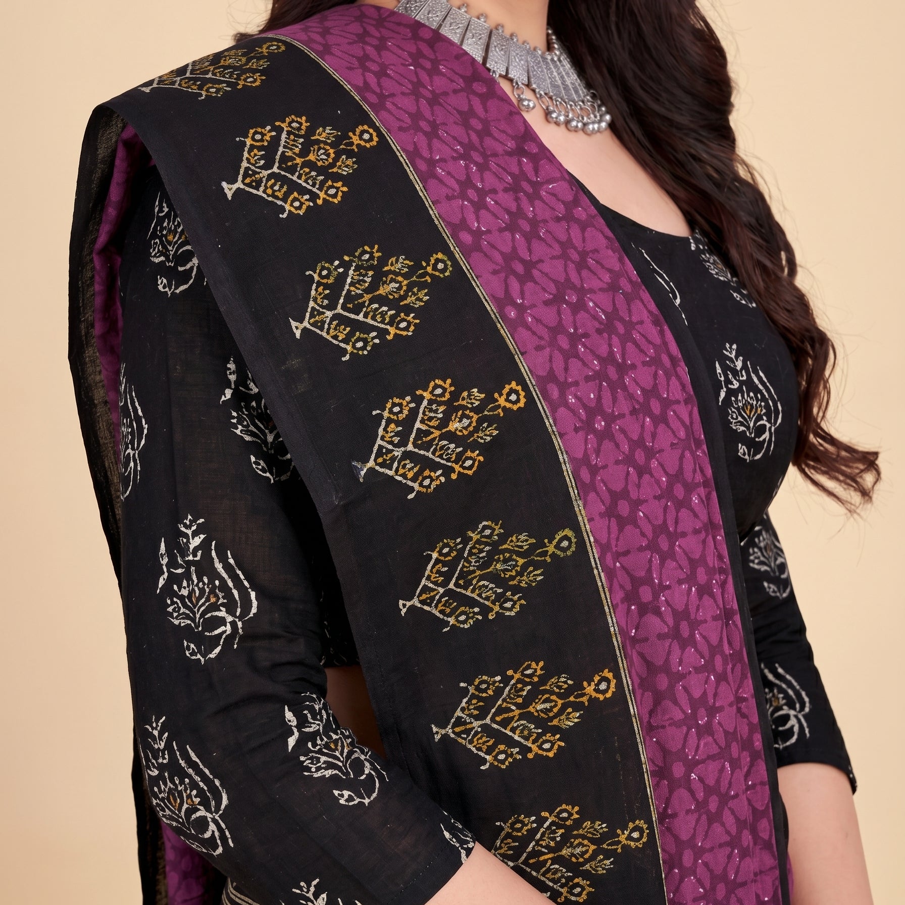 Shared pallu close-up