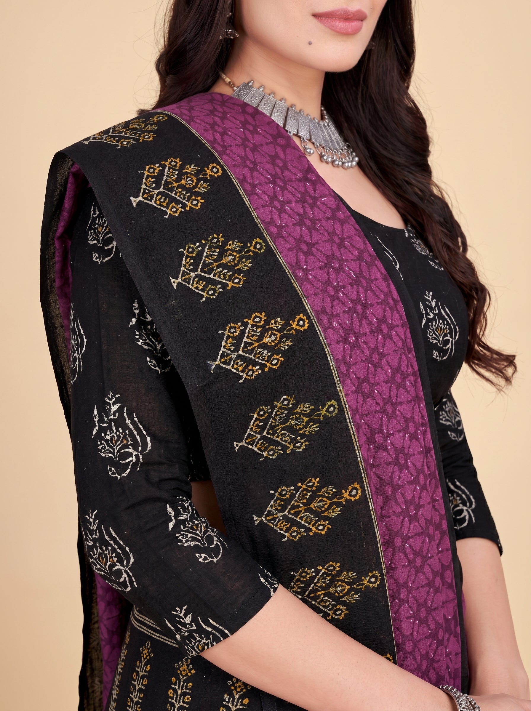 Shared pallu close-up