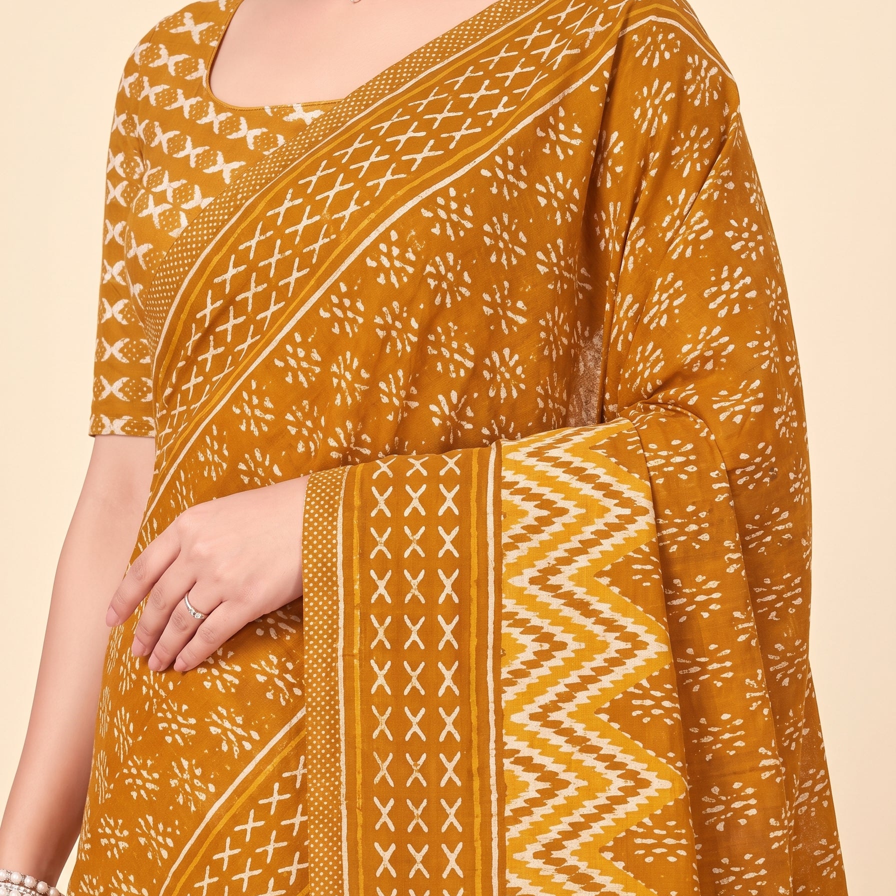 Pallu close-up [sku:KN-64949]