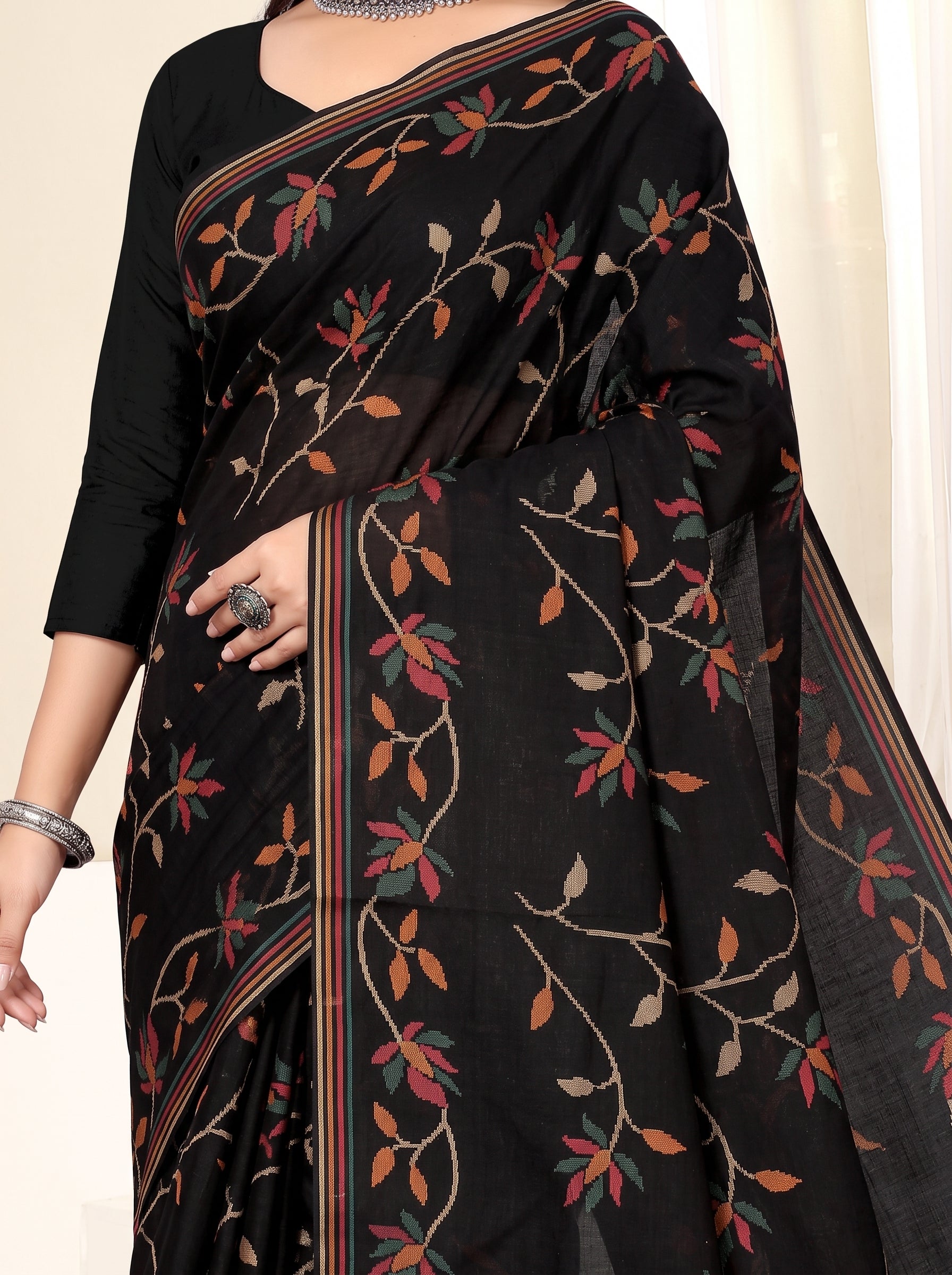Shared pallu close-up [sku:KN-50772]