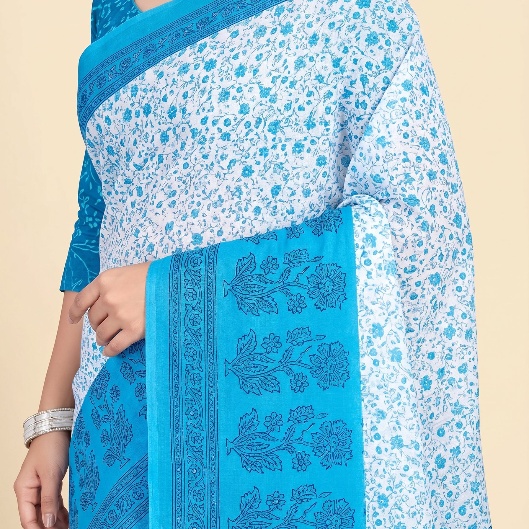 Shared pallu close-up