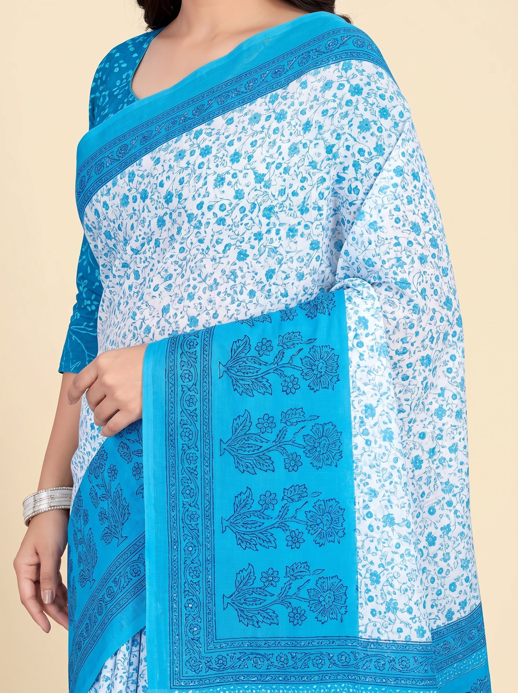 Shared pallu close-up