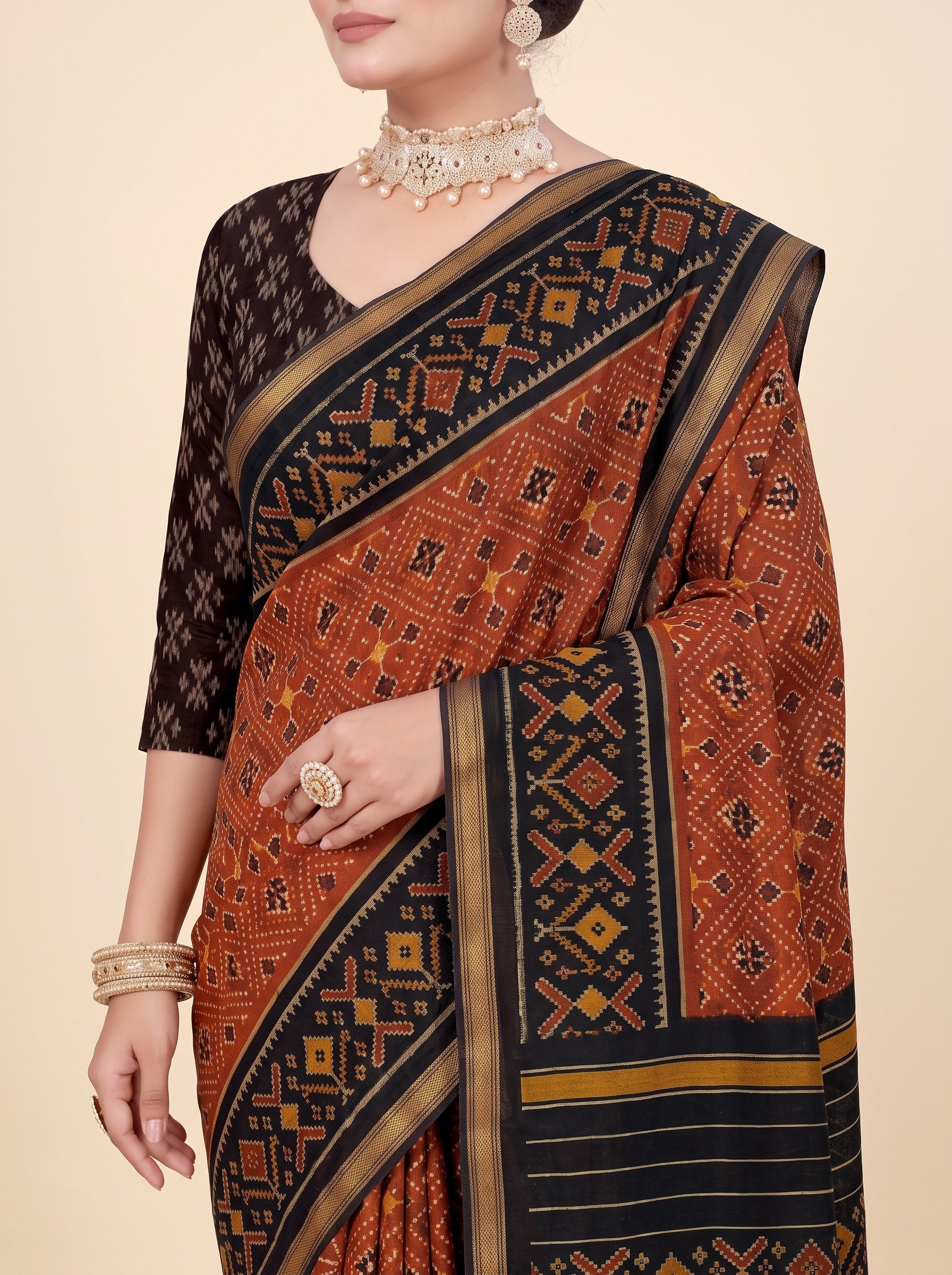 Shared pallu close-up [sku:KN-53187]