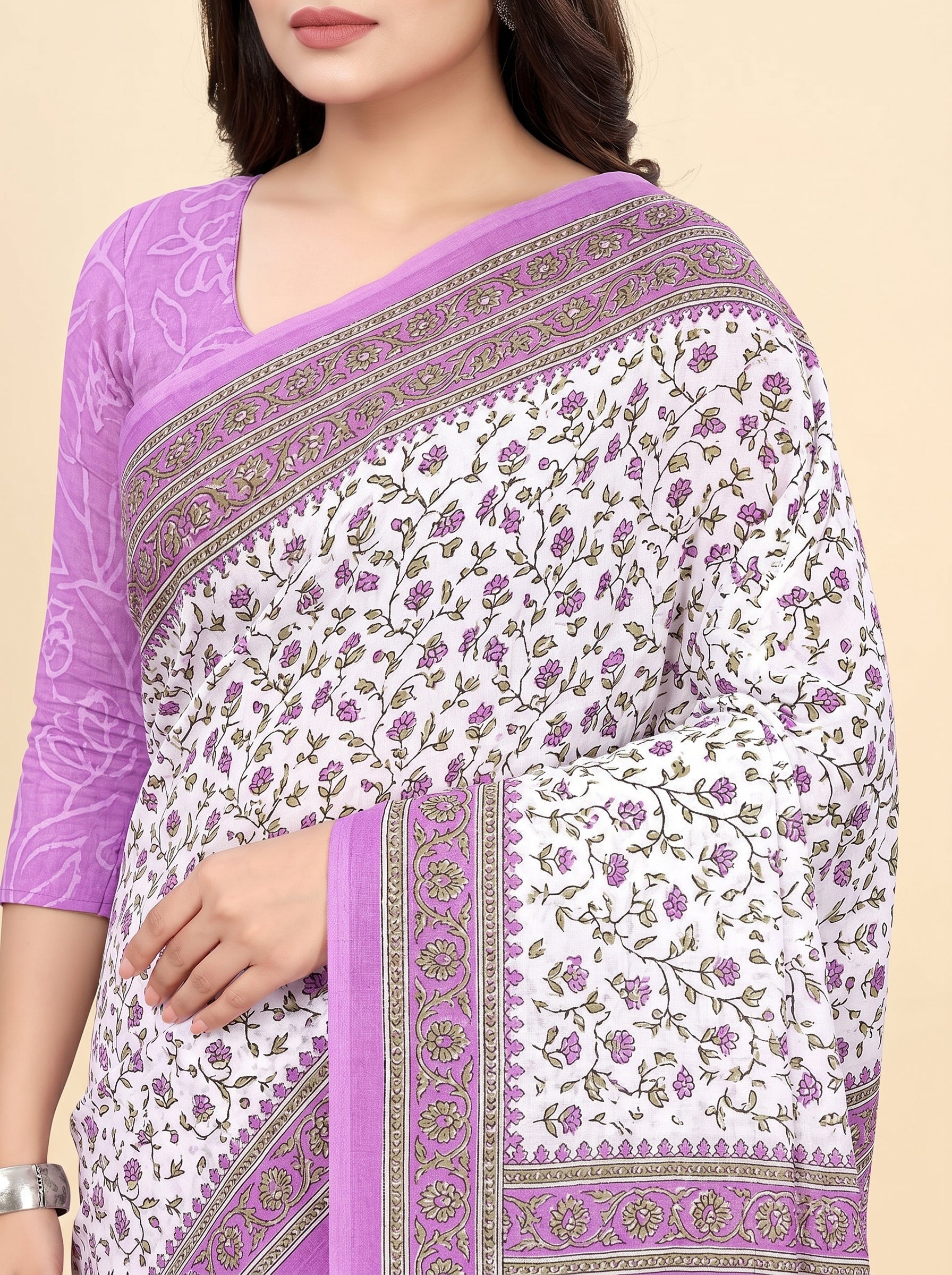 Shared pallu close-up