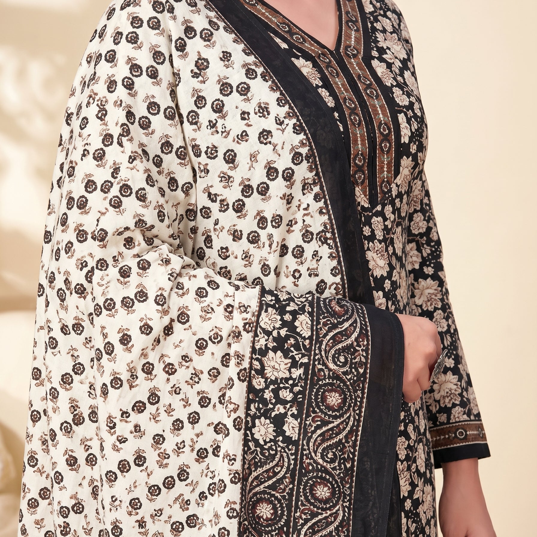 Pallu close-up [sku:KN-68065]