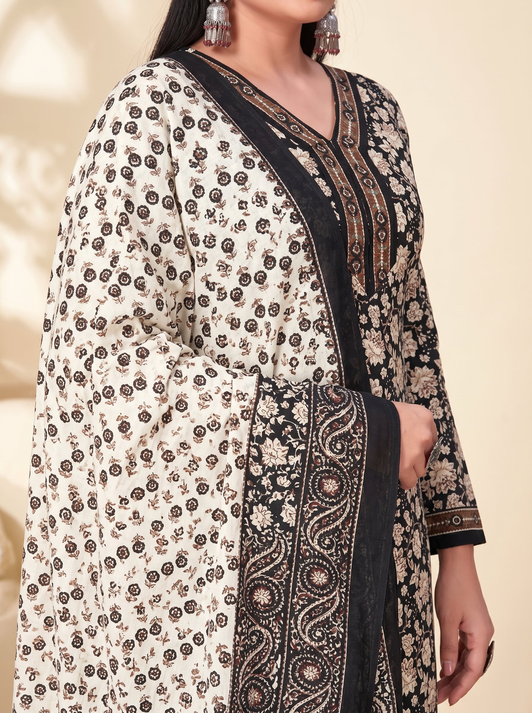 Pallu close-up [sku:KN-68065]