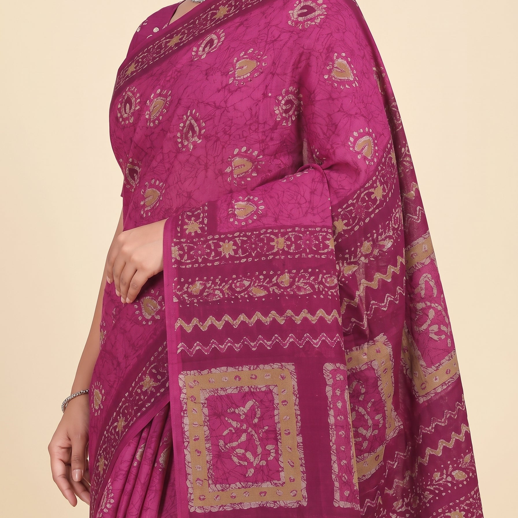 Shared pallu close-up [sku:KN-67523]