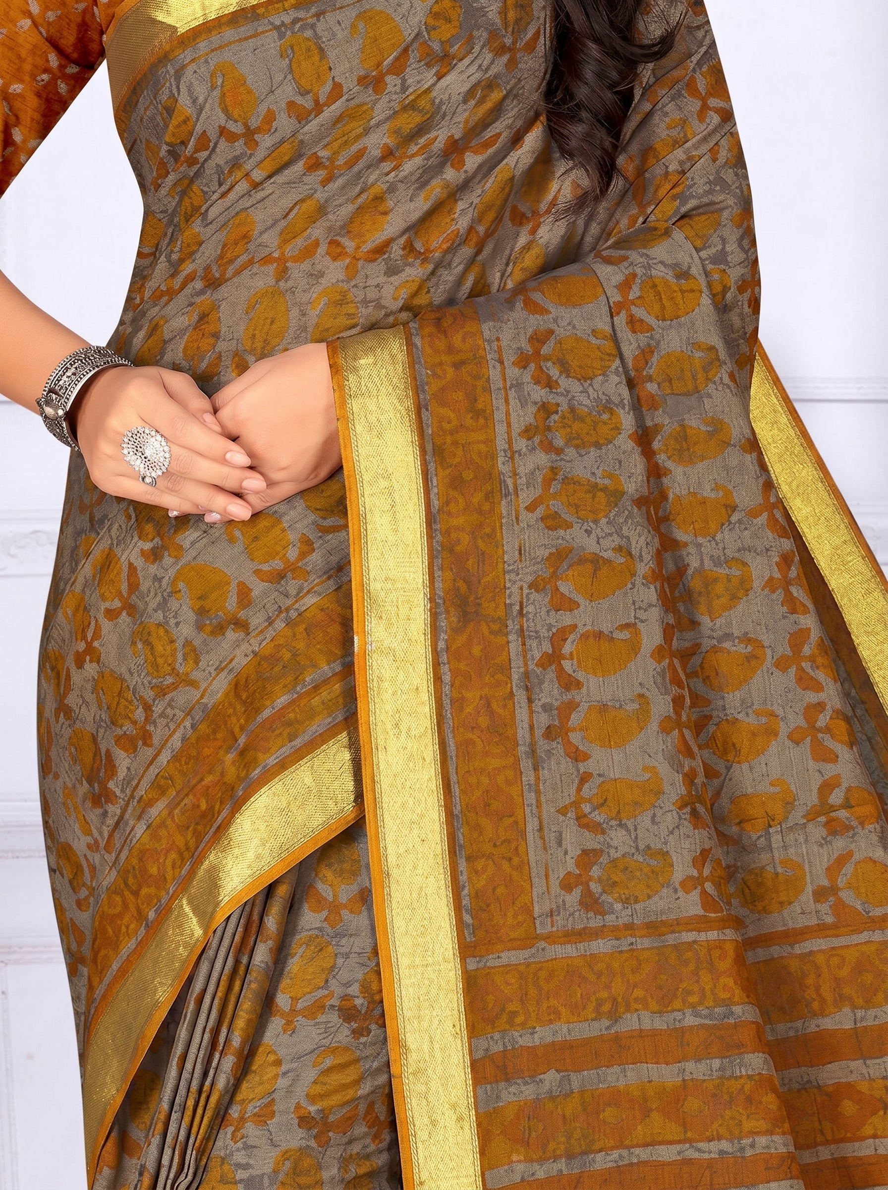 Shared pallu close-up [sku:KN-65905]