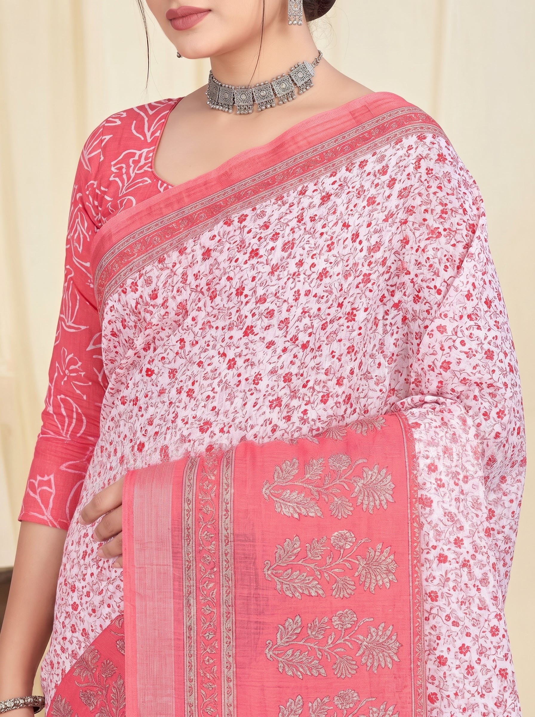 Shared pallu close-up