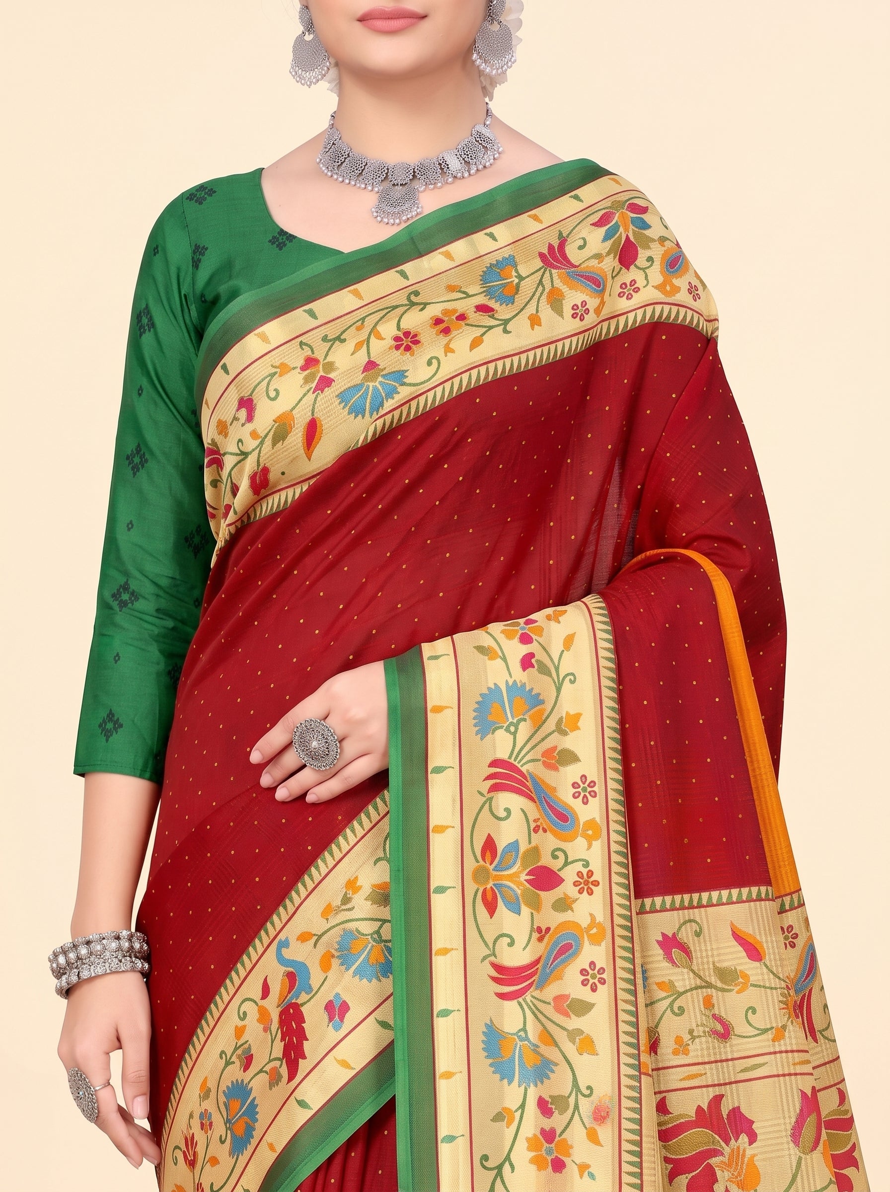 Shared pallu close-up [sku:KN-59274]