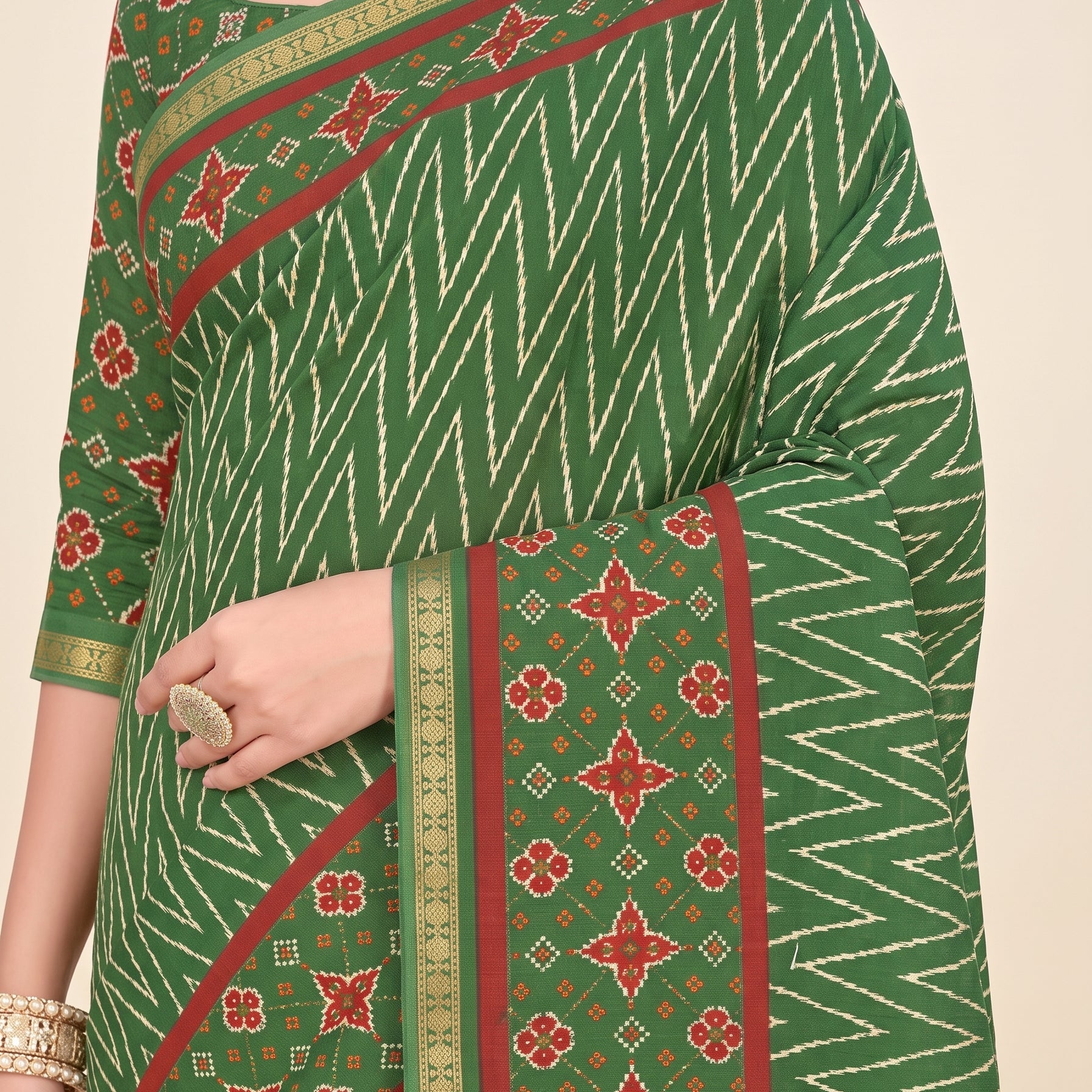 Pallu close-up [sku:KARISHMA-48]