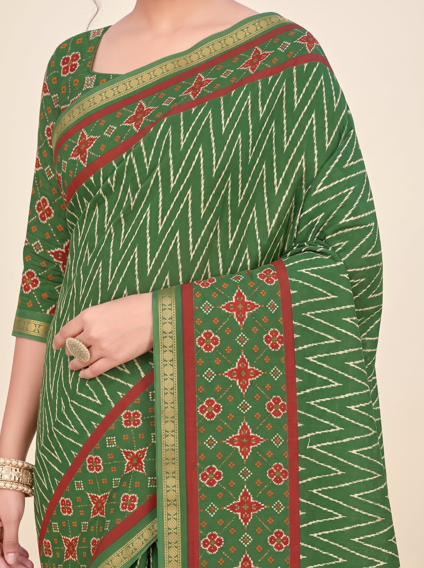 Pallu close-up [sku:KARISHMA-48]
