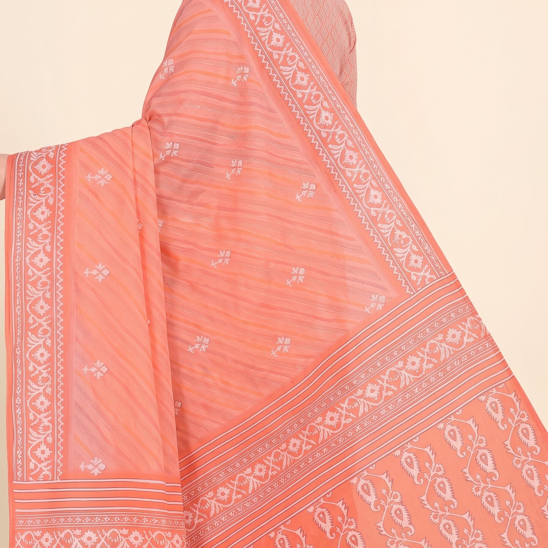 Shared pallu close-up [sku:KN-67792]