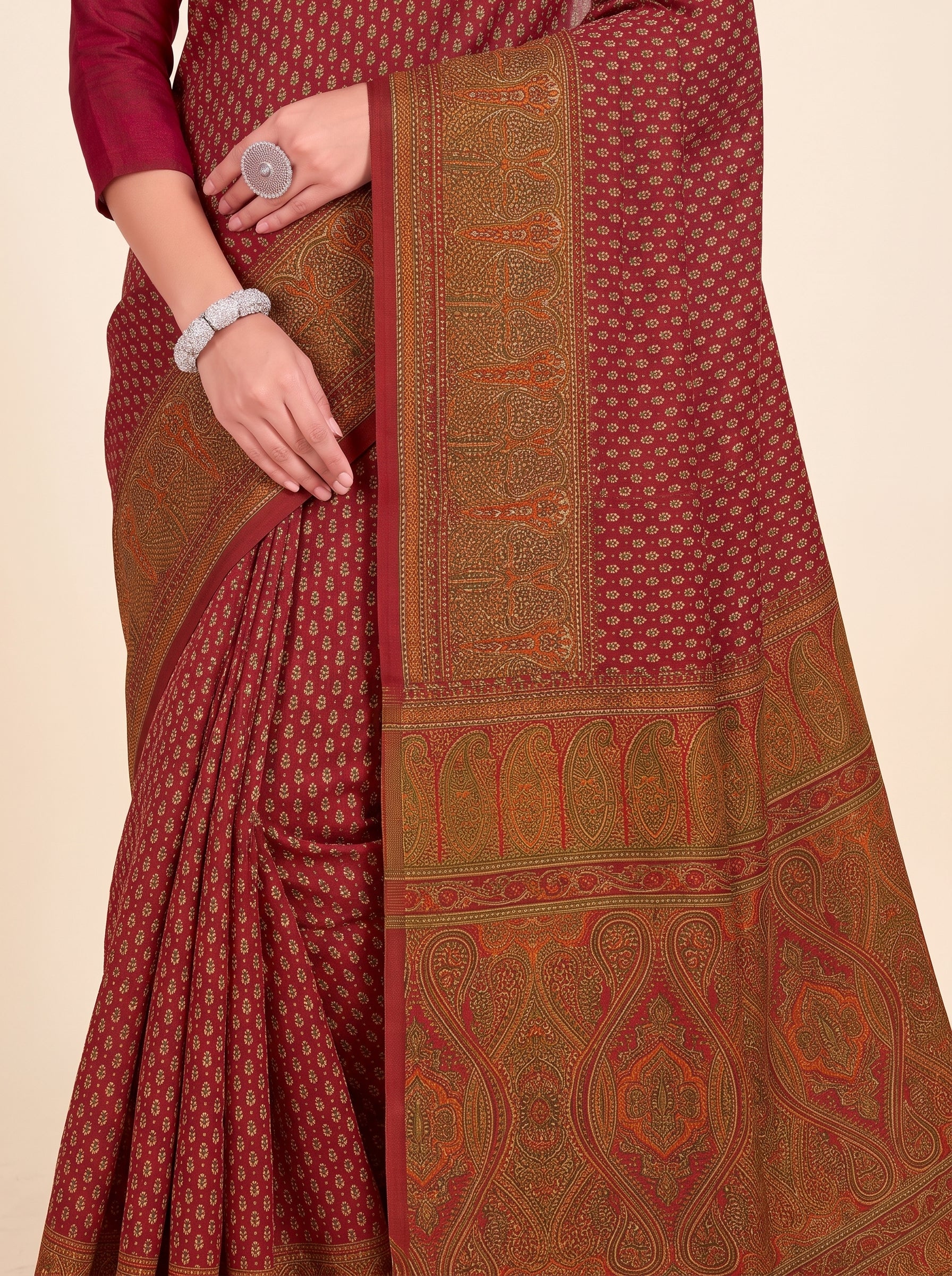 Shared pallu close-up [sku:KN-69268]