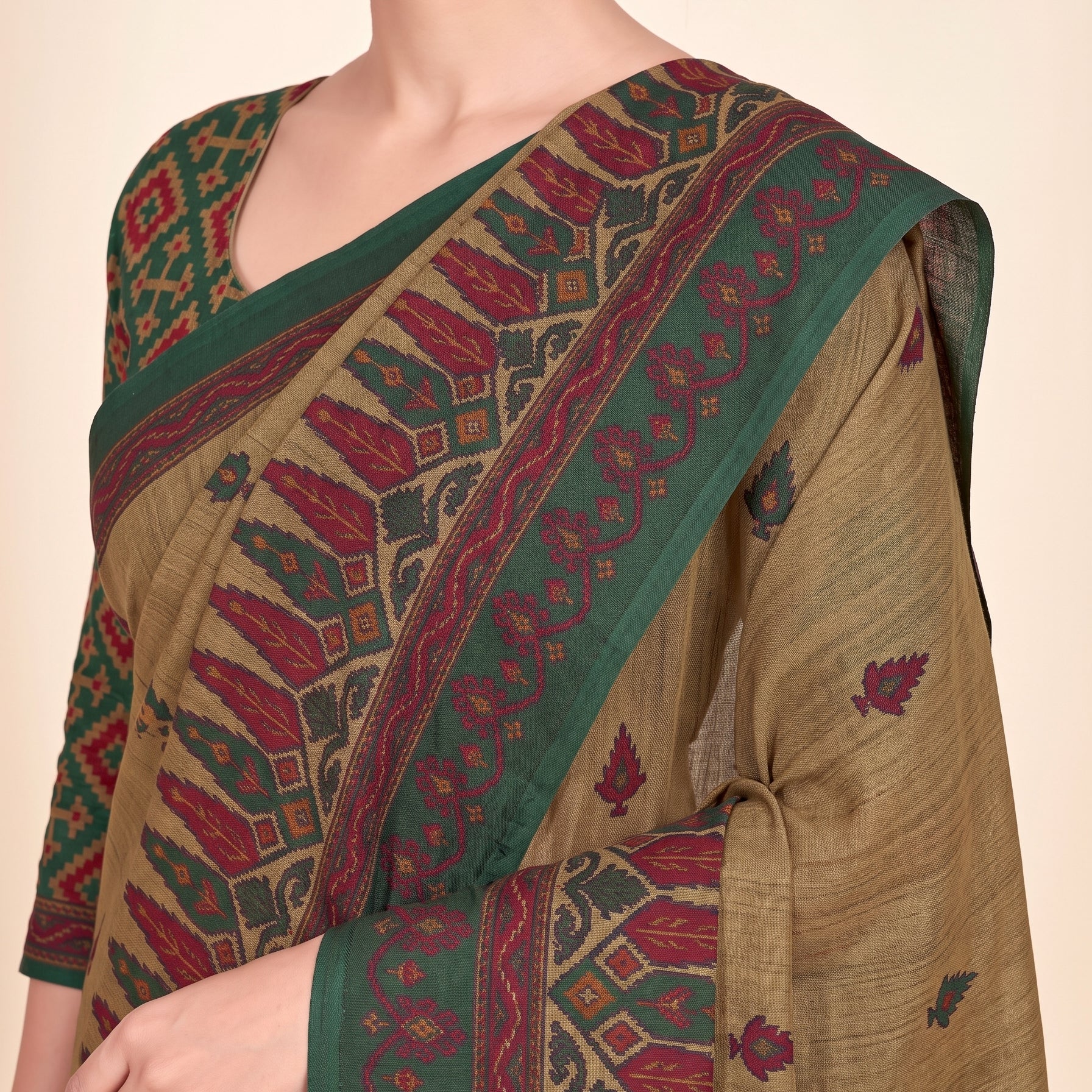 Pallu close-up [sku:KN-67475]
