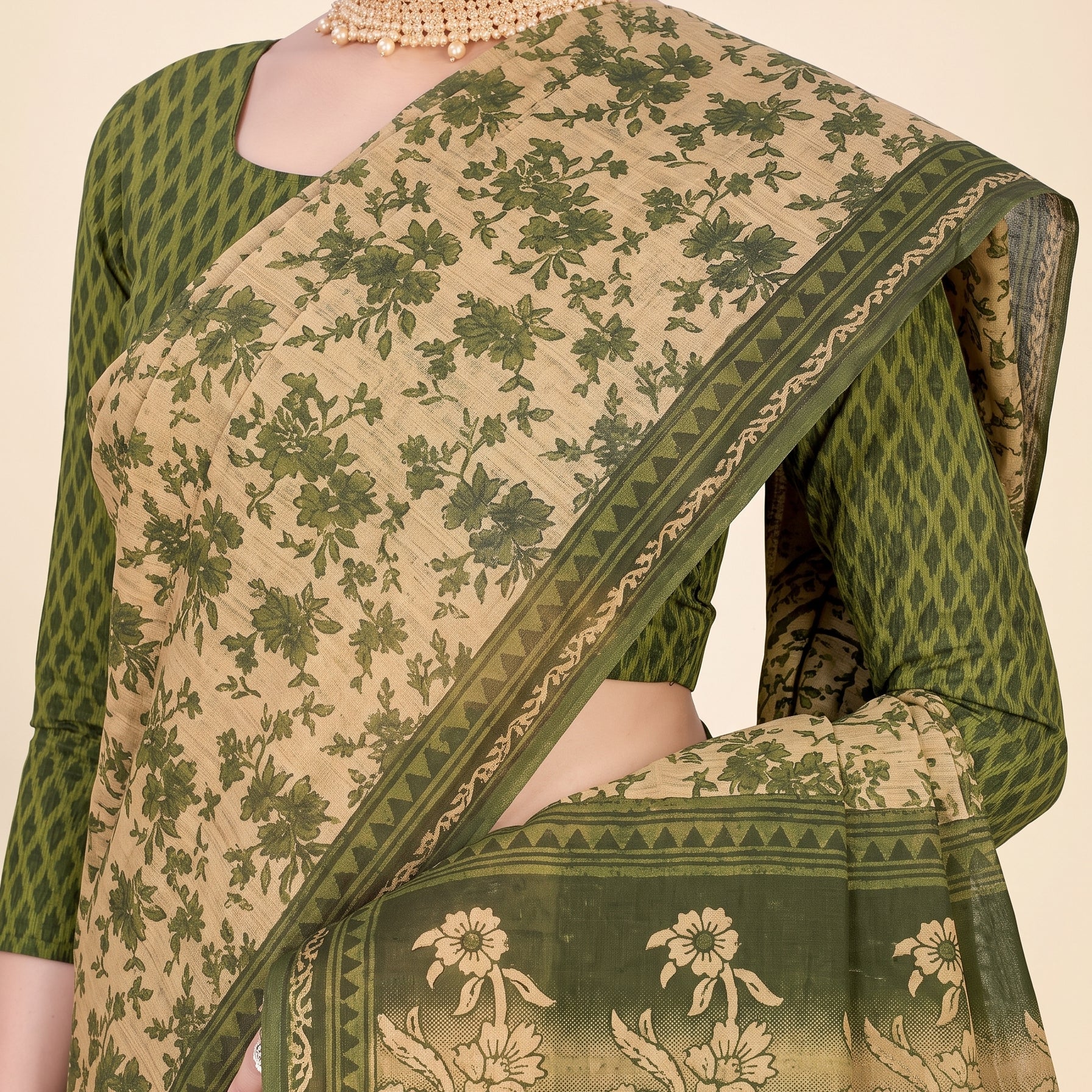 Shared pallu close-up [sku:KN-57987]