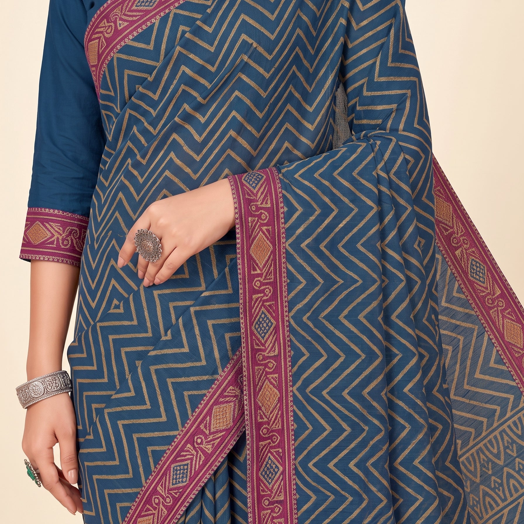Shared pallu close-up [sku:KN-66814]