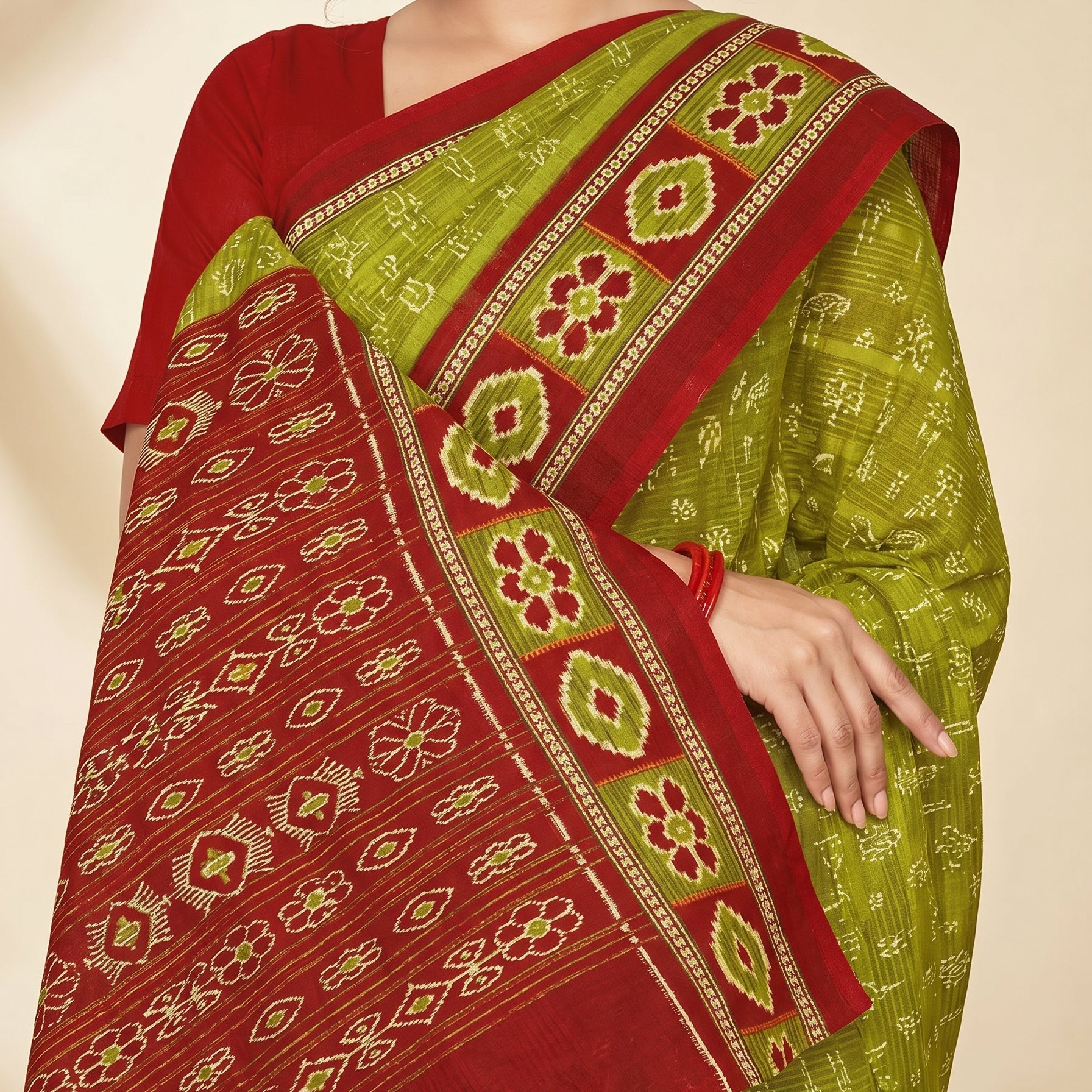 Shared pallu close-up